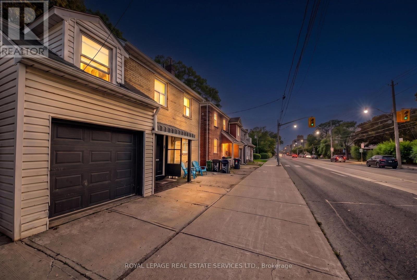 761 Kingston Road, Toronto, Ontario  M4E 1R9 - Photo 3 - E13744166