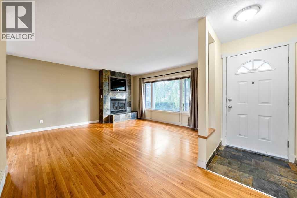 64 Hollyburn Road SW, Calgary, Alberta  T2V 3H1 - Photo 4 - A2341155