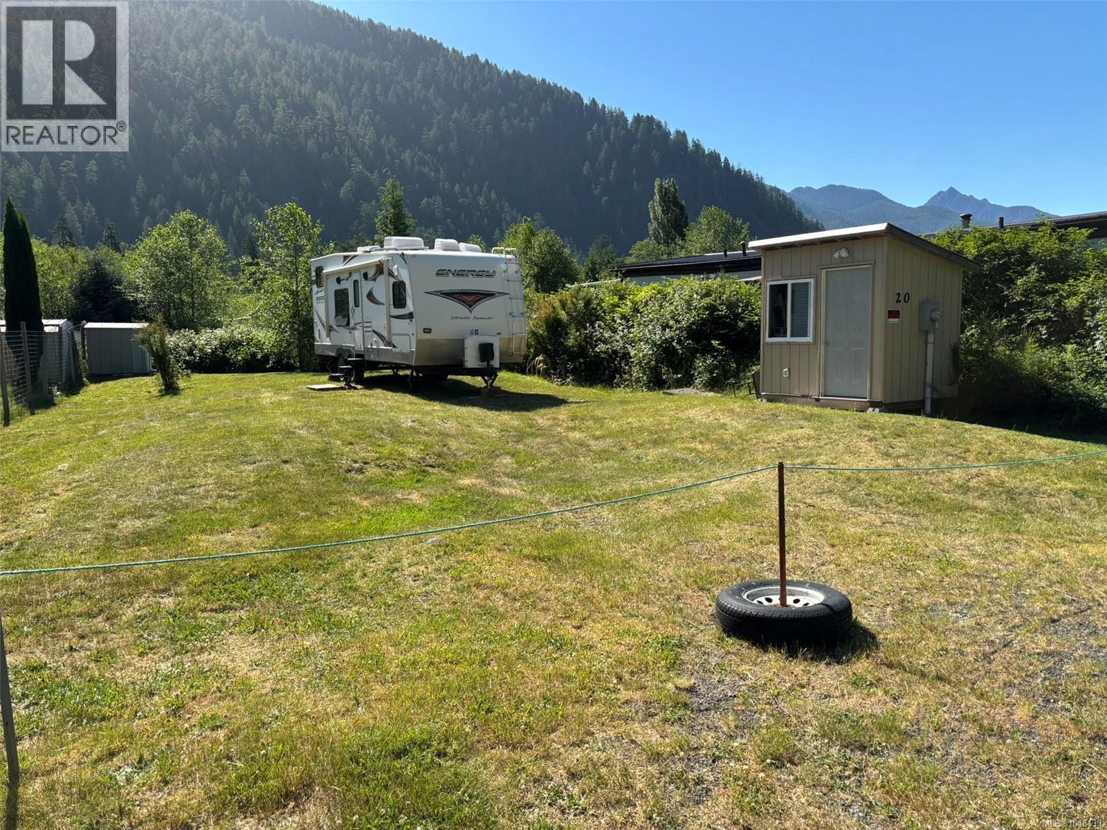 20 Edith Rd, Tahsis, British Columbia  V0P 1X0 - Photo 2 - 1048433