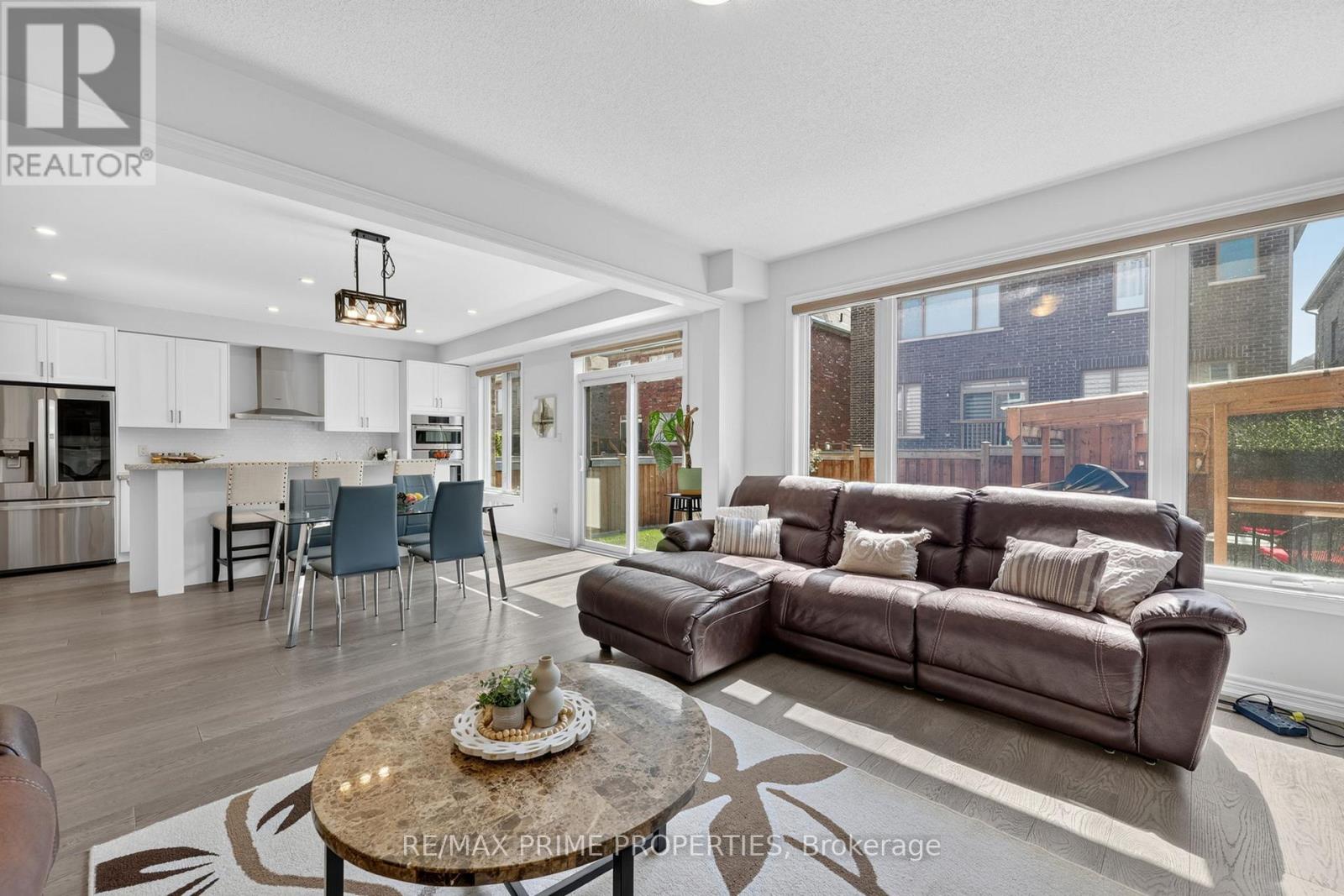 28 Frederick Taylor Way, East Gwillimbury (Mt Albert), Ontario  L0G 1M0 - Photo 7 - N13744116