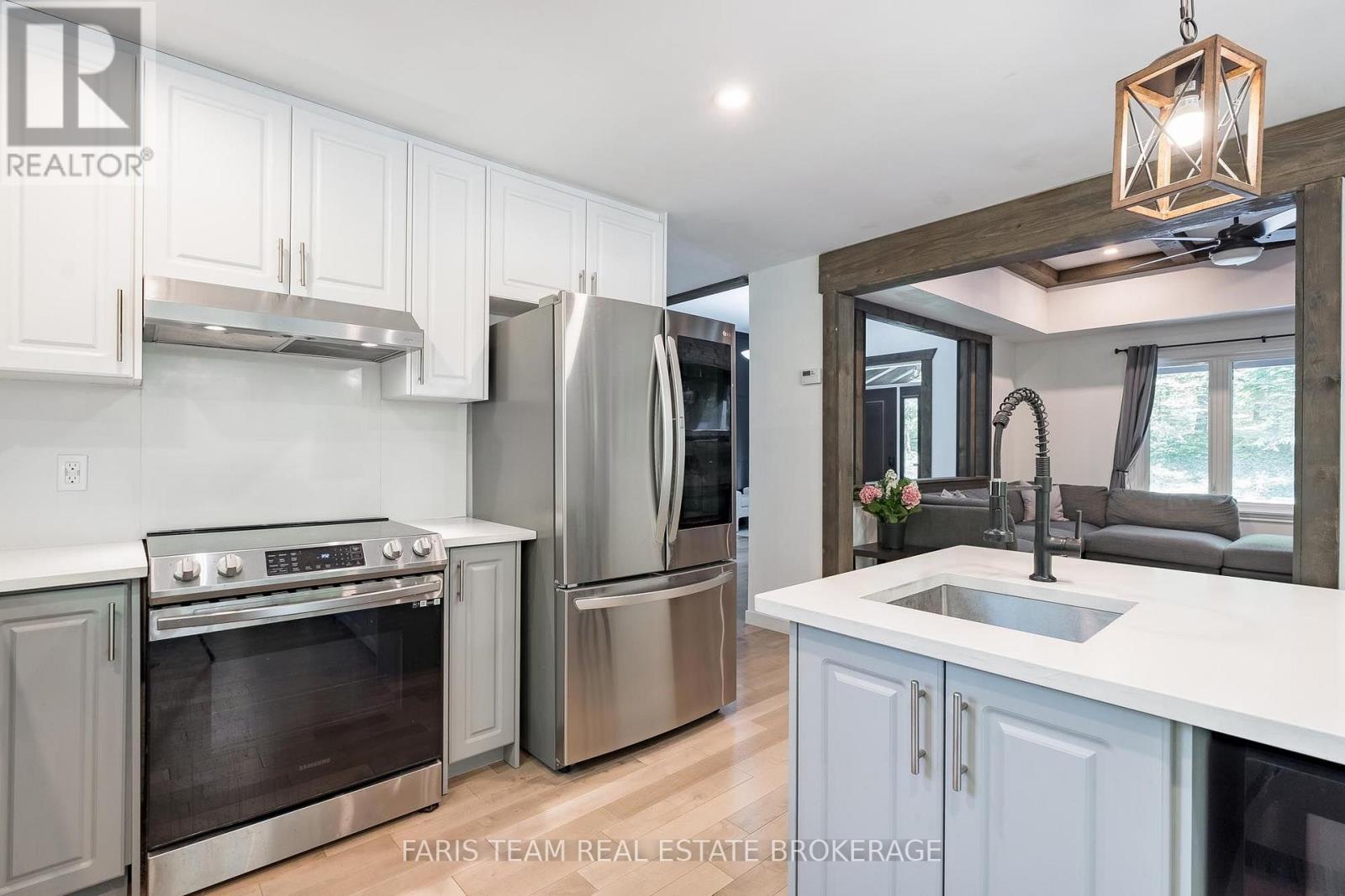 800 Mount St. Louis Road W, Oro-Medonte, Ontario  L0L 1V0 - Photo 11 - S13744106