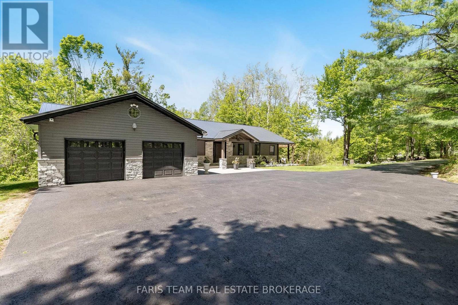 800 Mount St. Louis Road W, Oro-Medonte, Ontario  L0L 1V0 - Photo 4 - S13744106