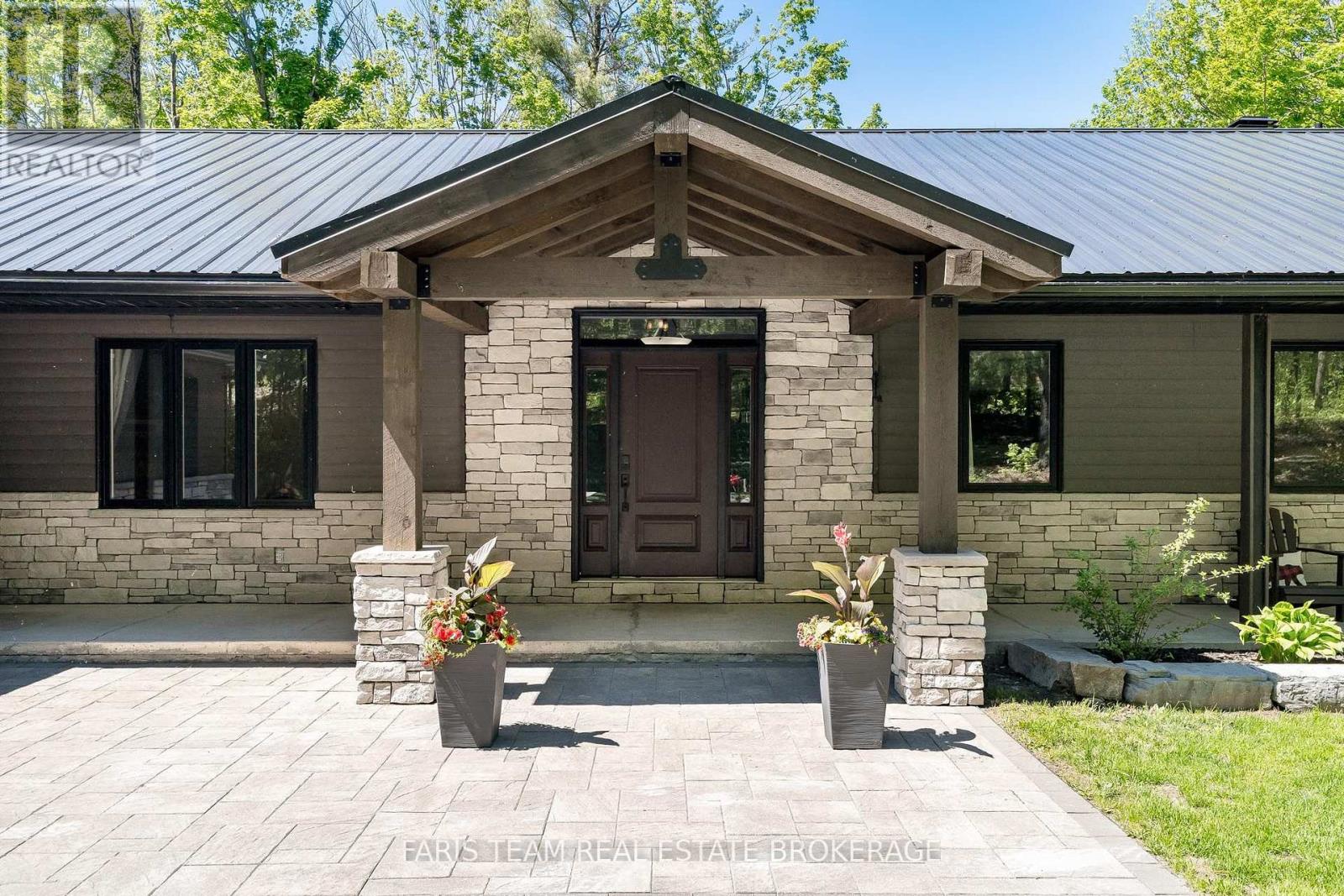 800 Mount St. Louis Road W, Oro-Medonte, Ontario  L0L 1V0 - Photo 5 - S13744106