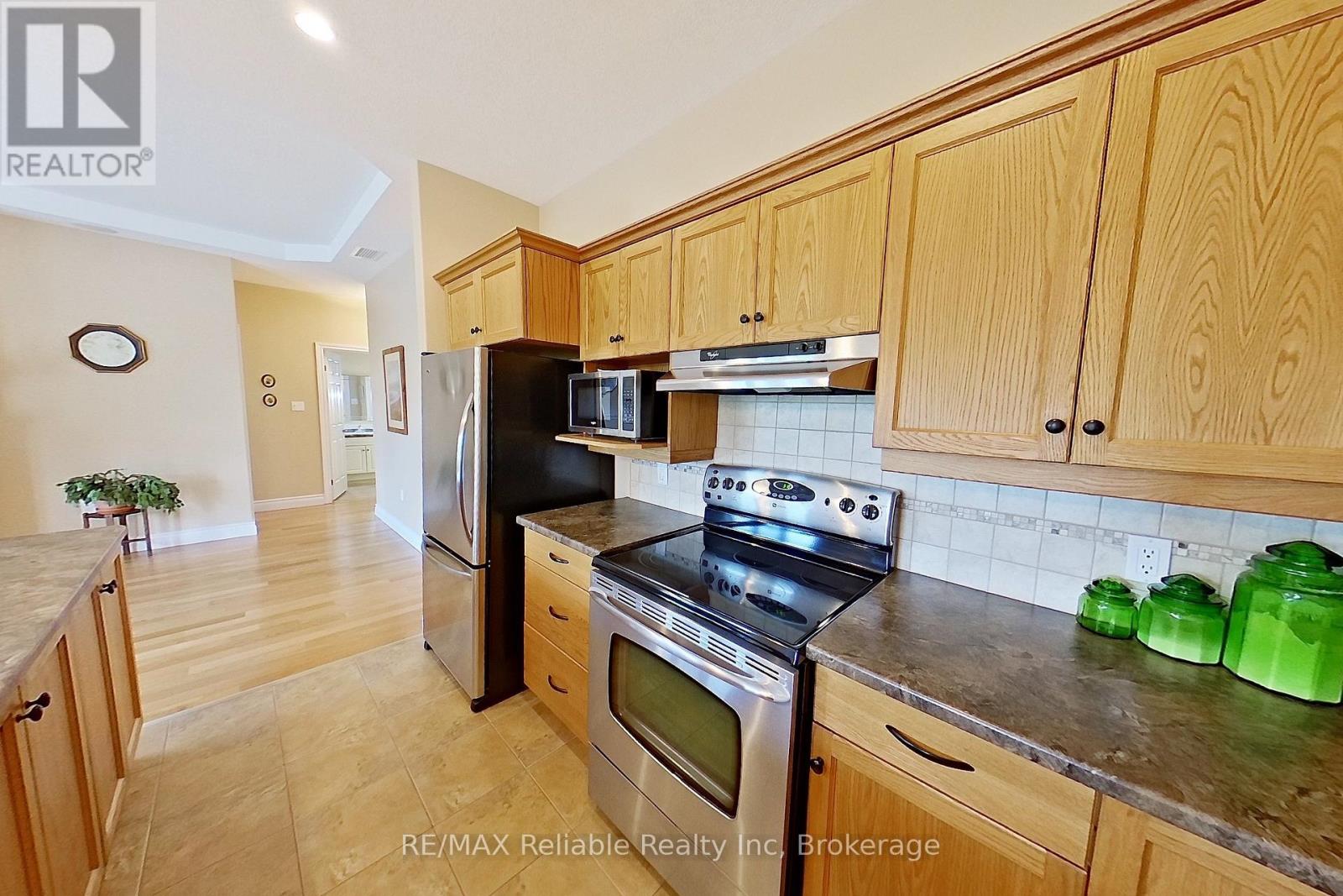 15 Bayfield Mews Lane, Bluewater, Ontario  N0M 1G0 - Photo 19 - X12887498