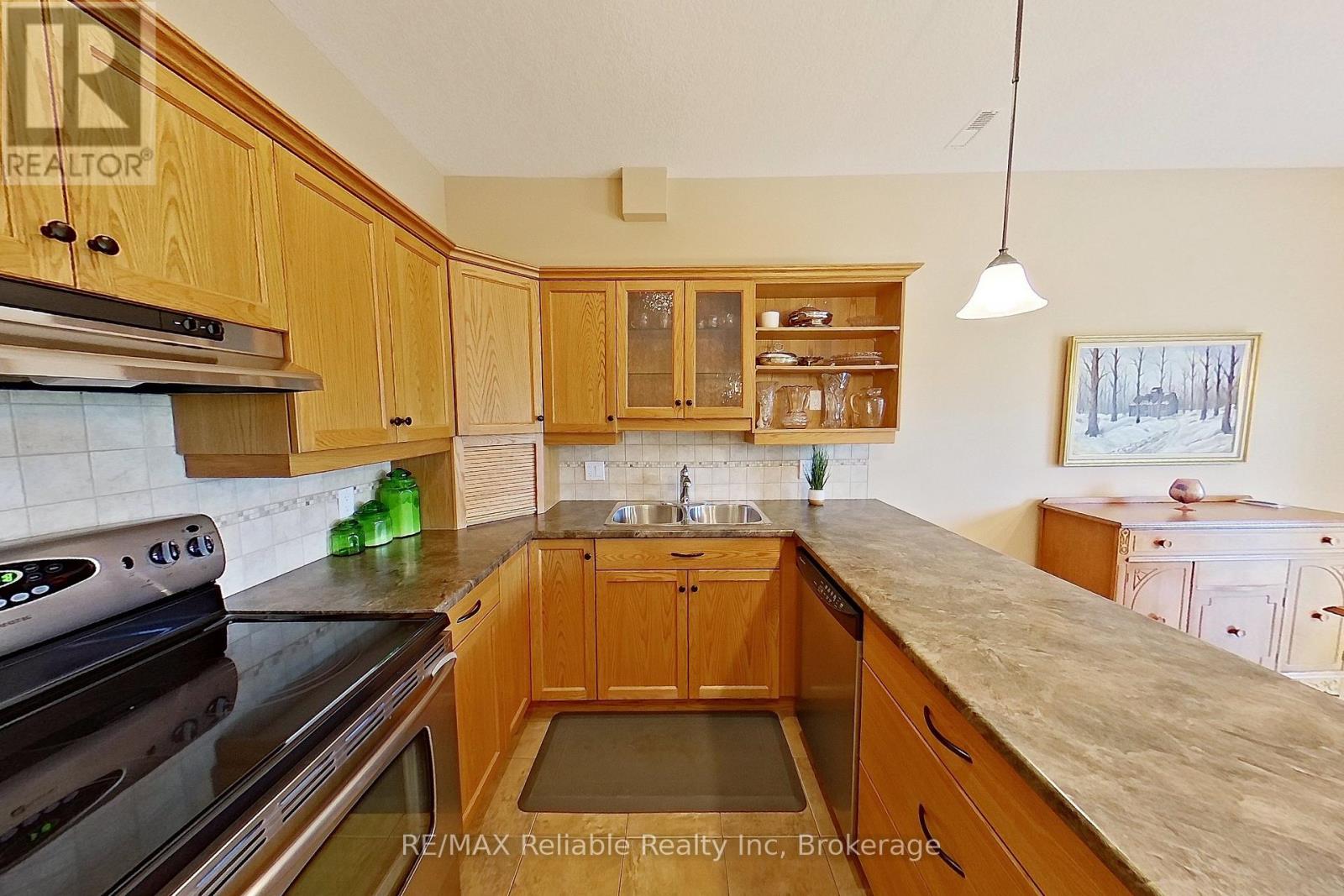 15 Bayfield Mews Lane, Bluewater, Ontario  N0M 1G0 - Photo 18 - X12887498
