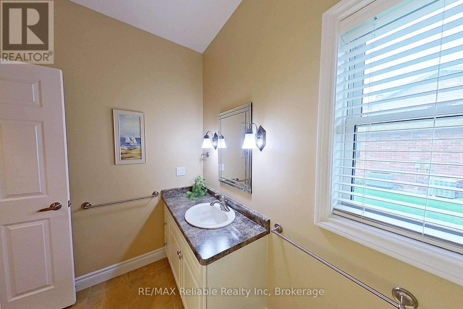 15 Bayfield Mews Lane, Bluewater, Ontario  N0M 1G0 - Photo 30 - X12887498