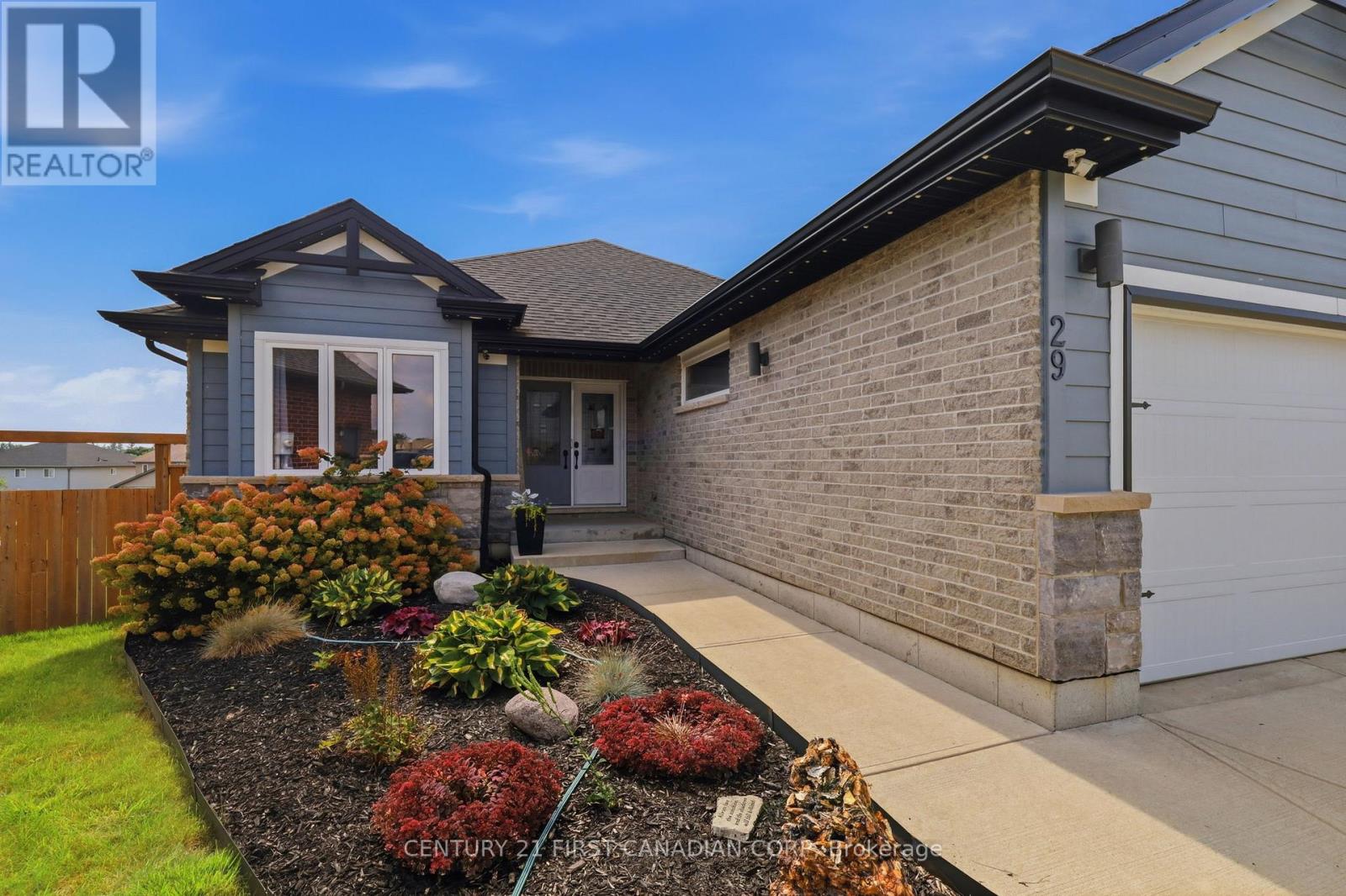 29 Nicoles Trail, Thames Centre, Ontario  N0M 2P0 - Photo 2 - X13744258