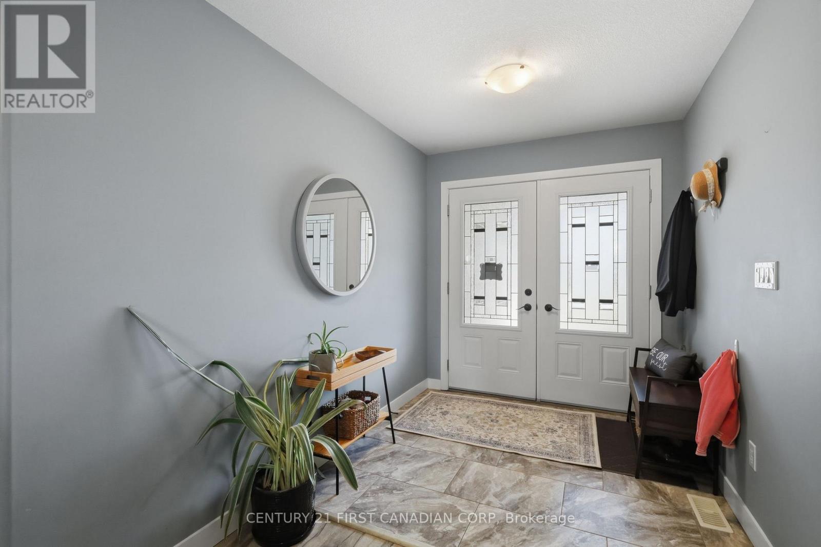 29 Nicoles Trail, Thames Centre, Ontario  N0M 2P0 - Photo 4 - X13744258