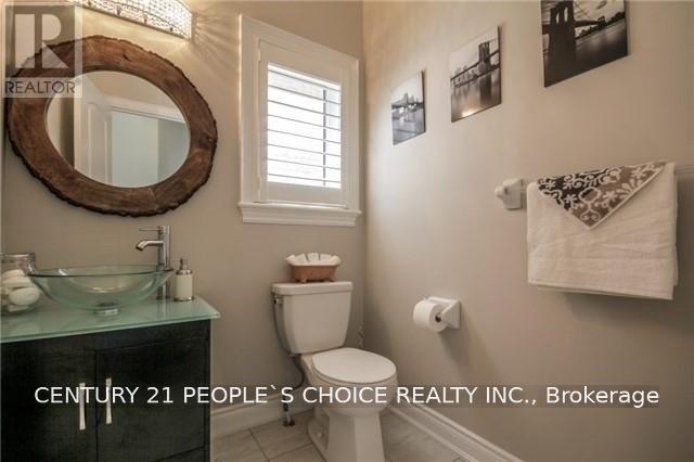74 Bramsey Street, Georgina, Ontario  L0E 1R0 - Photo 3 - N13744256