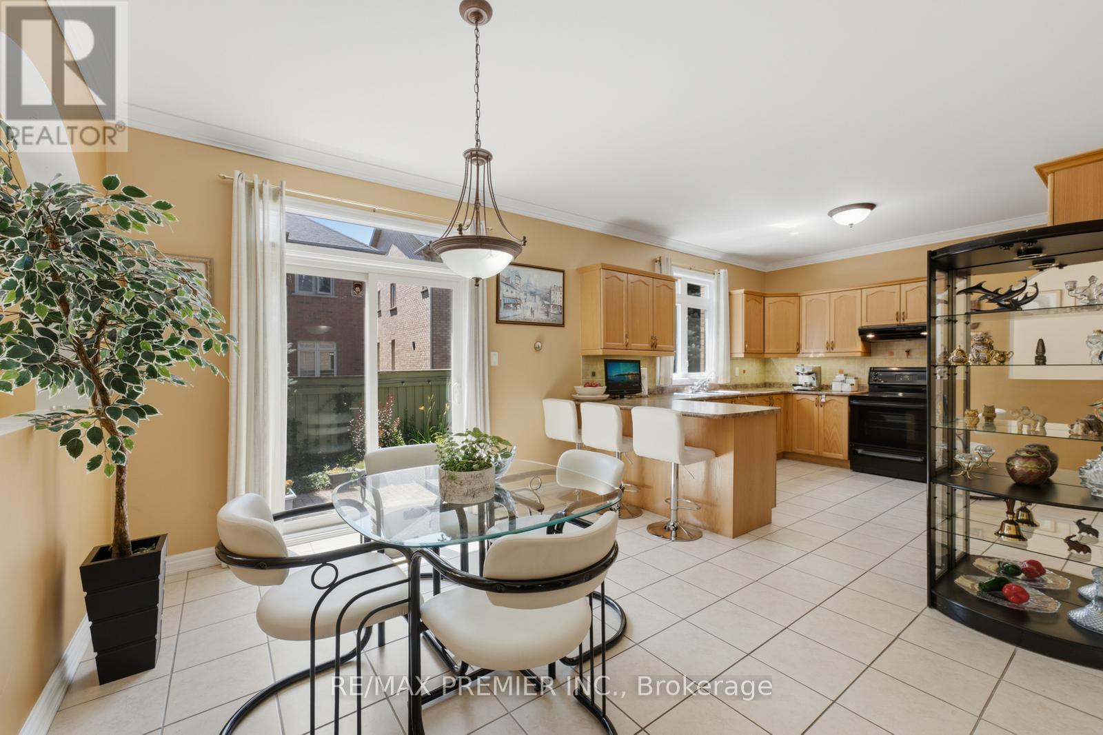 63 Summeridge Drive, Vaughan, Ontario  L4J 8T3 - Photo 11 - N13744266