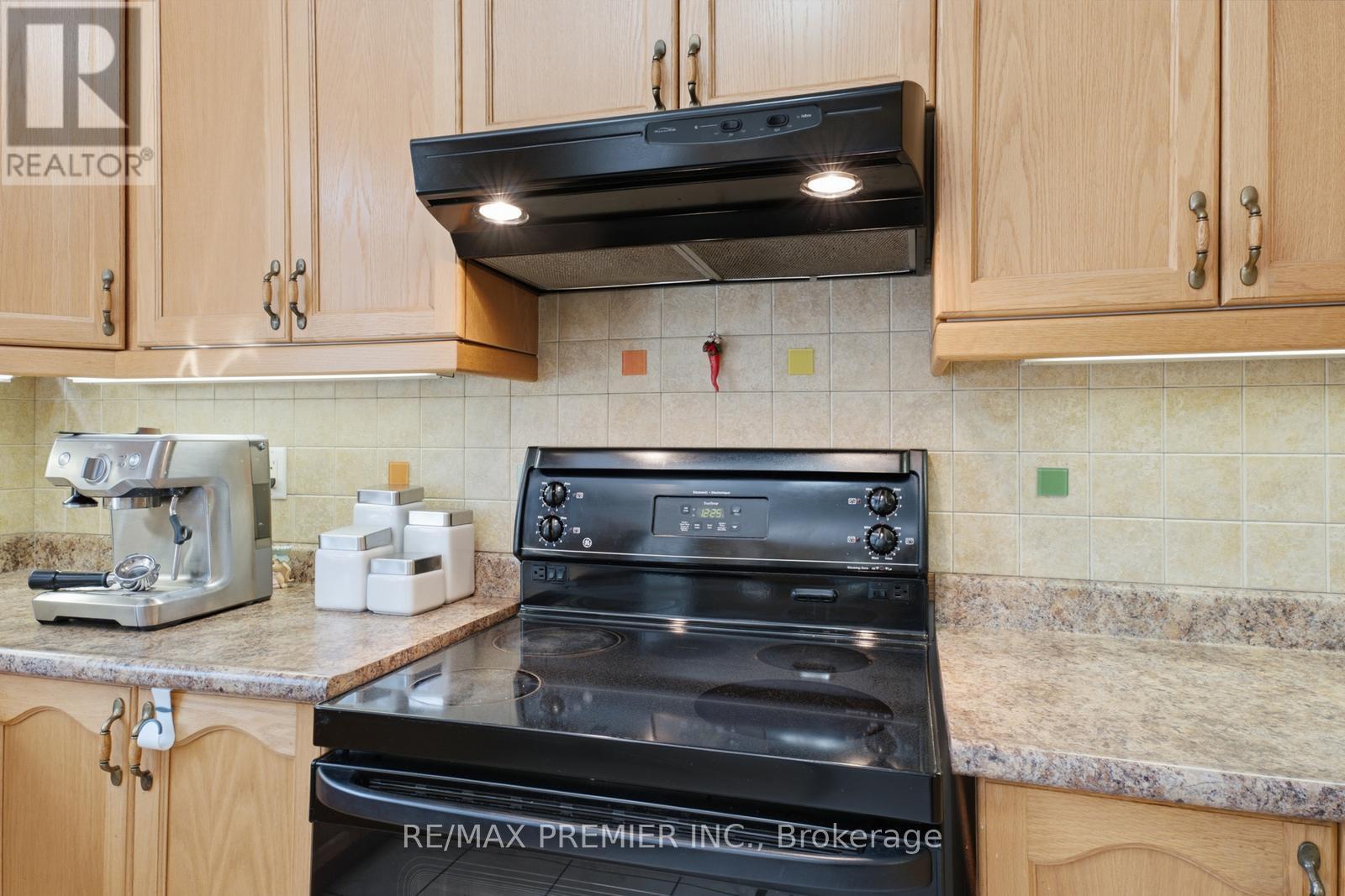 63 Summeridge Drive, Vaughan, Ontario  L4J 8T3 - Photo 15 - N13744266