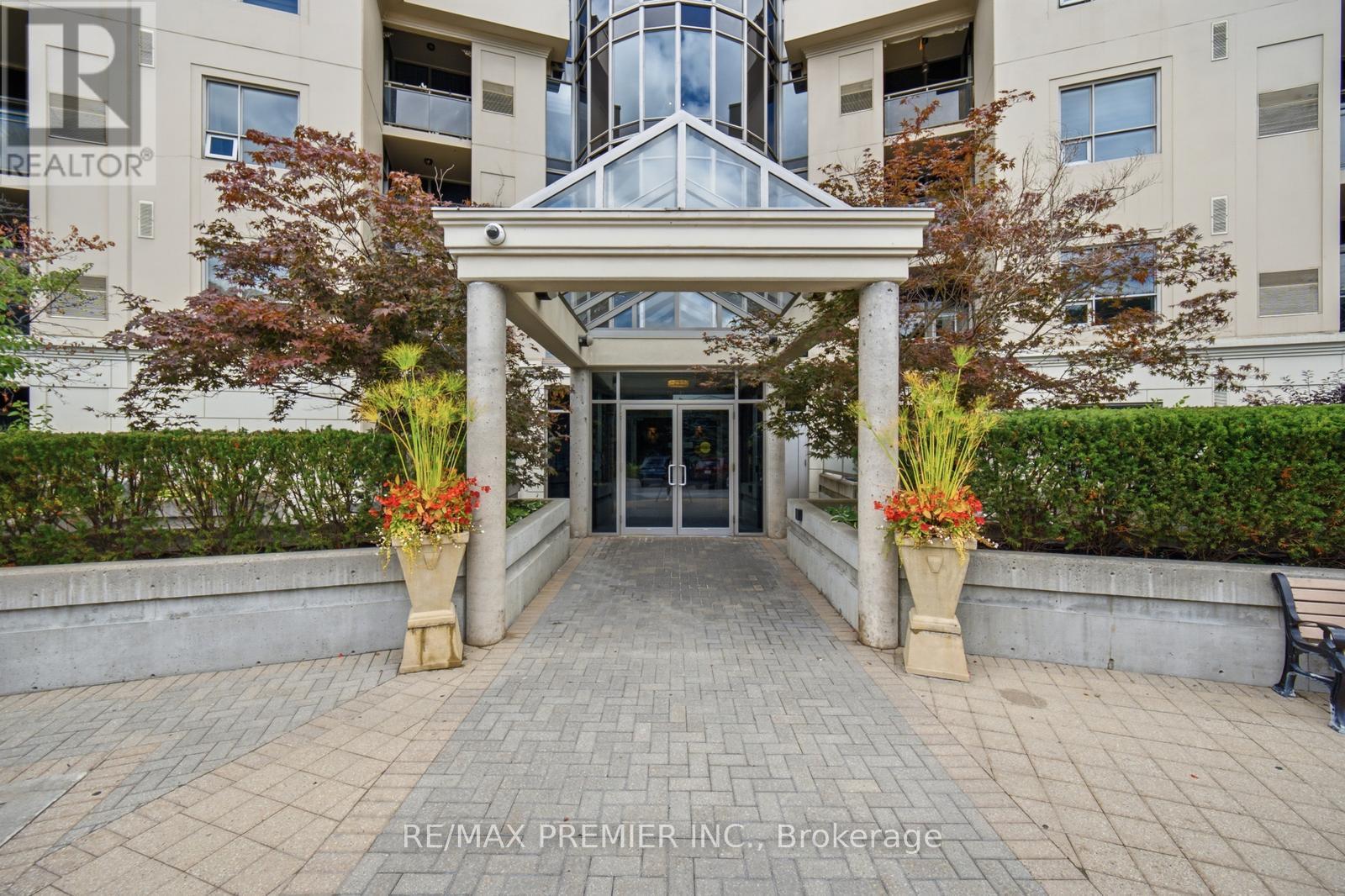 217 - 8201 Islington Avenue, Vaughan, Ontario  L4L 9S6 - Photo 2 - N13744288