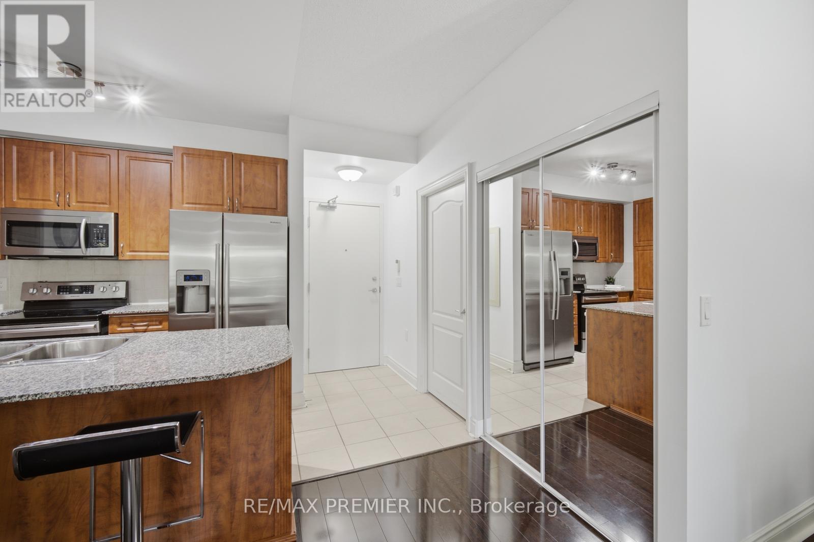 217 - 8201 Islington Avenue, Vaughan, Ontario  L4L 9S6 - Photo 8 - N13744288