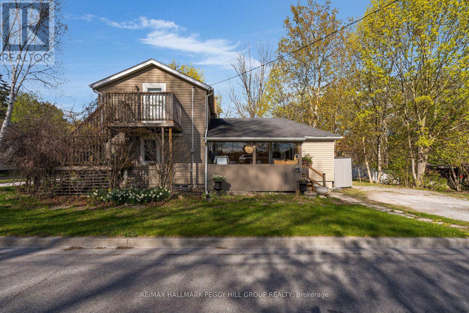 621 Lydia Street, Newmarket, Ontario  L3Y 1M4 - Photo 2 - N13744296