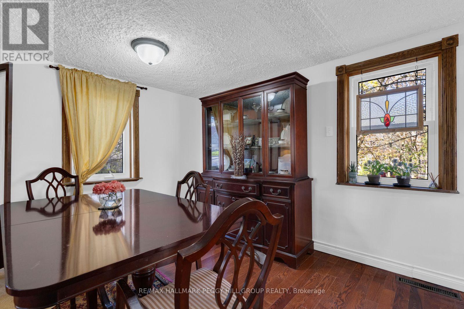 621 Lydia Street, Newmarket, Ontario  L3Y 1M4 - Photo 5 - N13744296