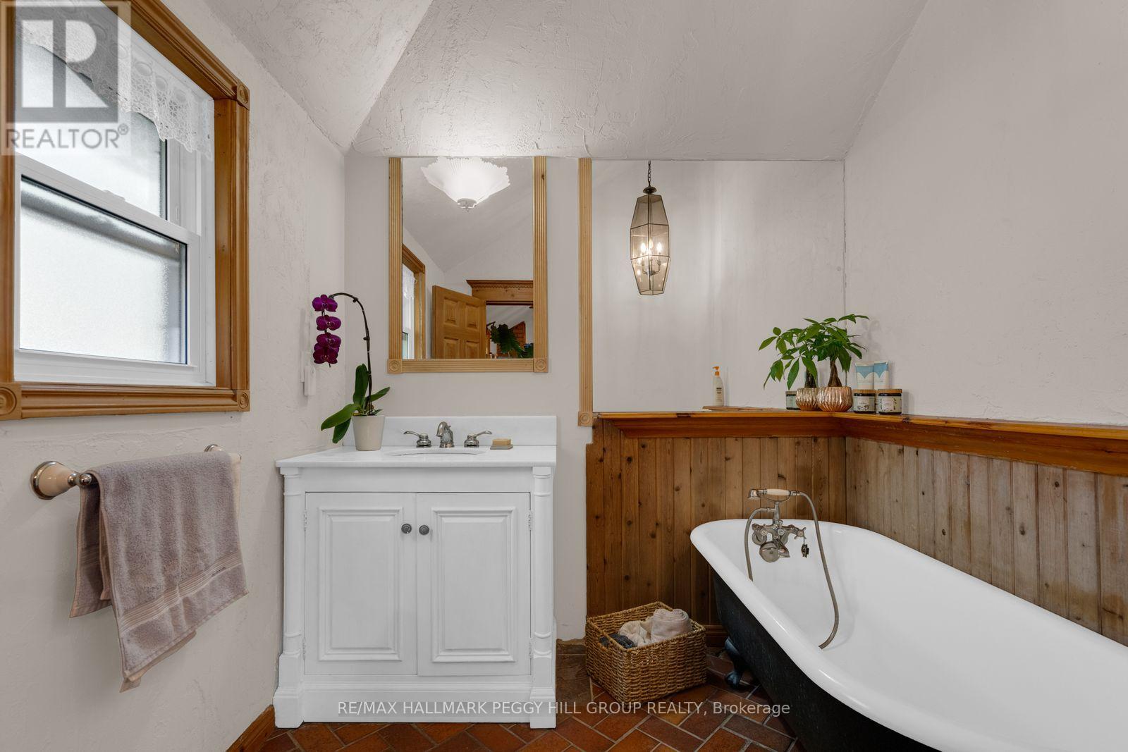 621 Lydia Street, Newmarket, Ontario  L3Y 1M4 - Photo 9 - N13744296