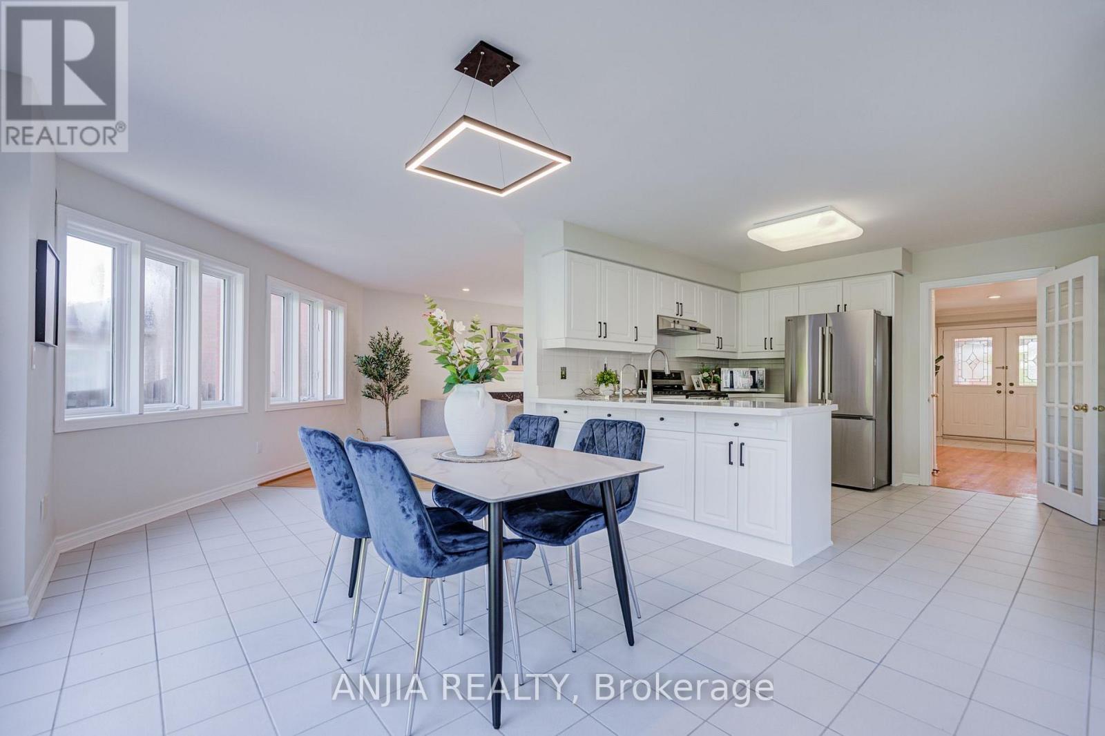 32 Turnberry Crescent, Markham, Ontario  L3R 0R6 - Photo 11 - N13744328