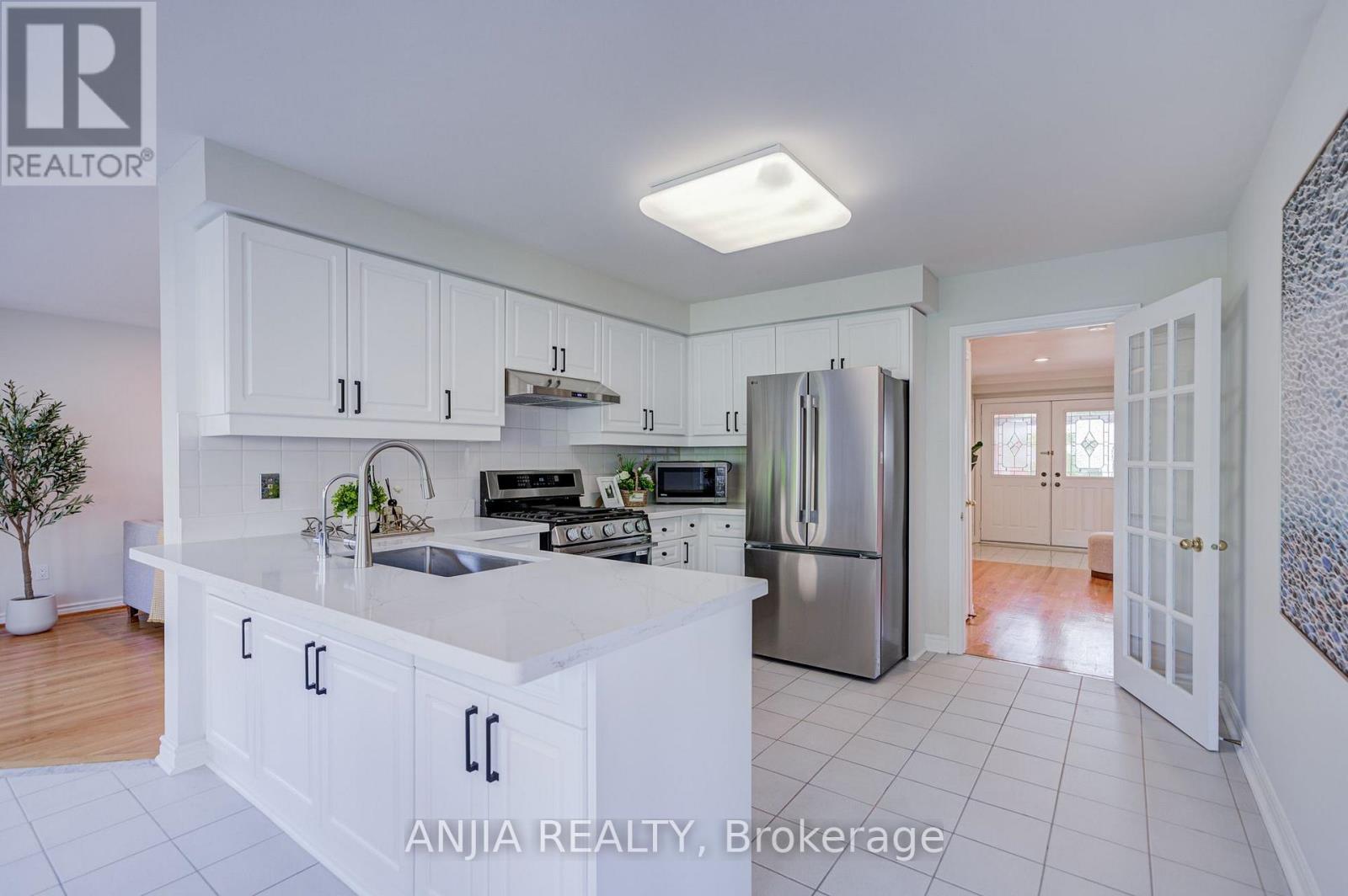 32 Turnberry Crescent, Markham, Ontario  L3R 0R6 - Photo 13 - N13744328