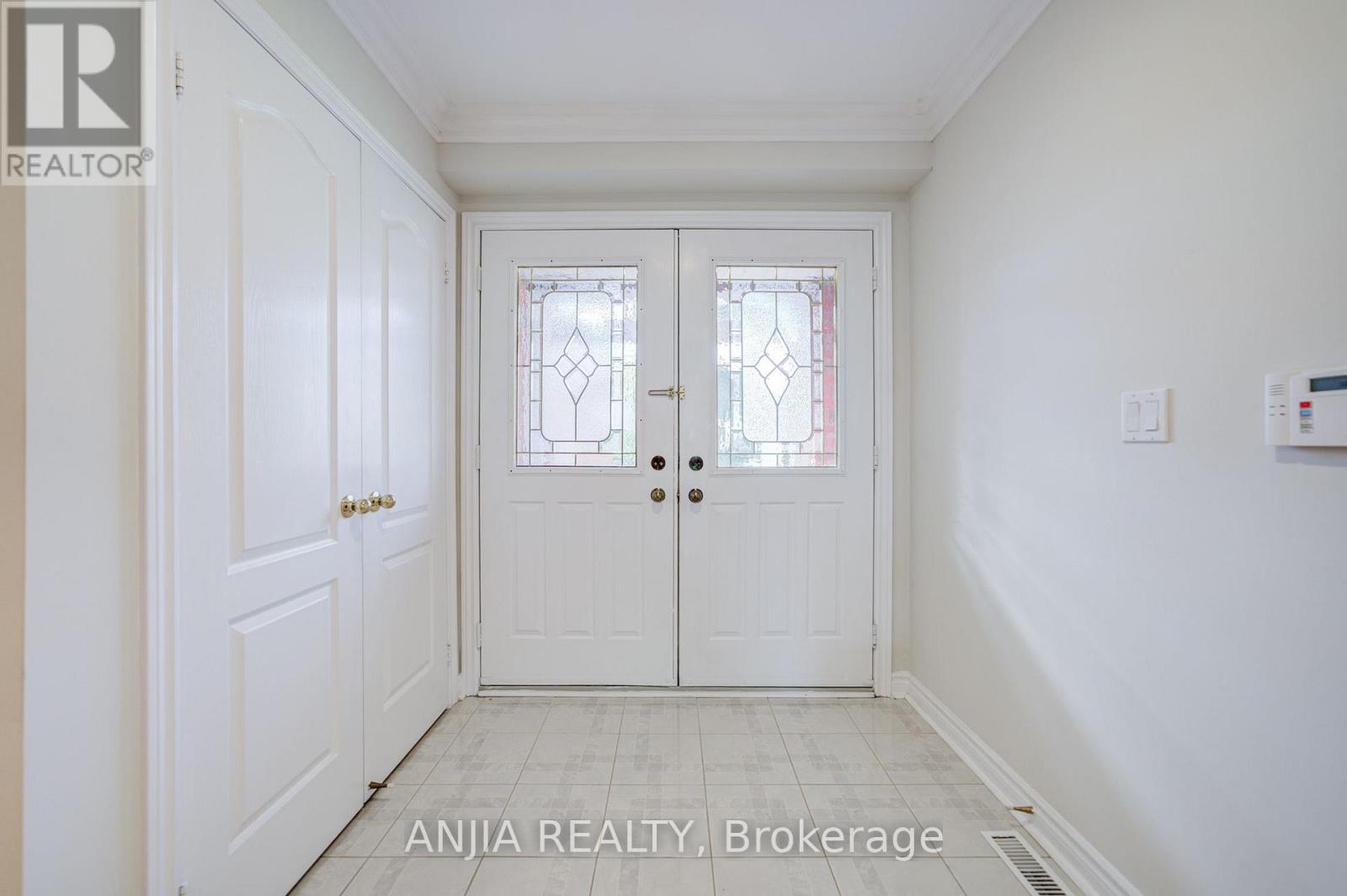 32 Turnberry Crescent, Markham, Ontario  L3R 0R6 - Photo 4 - N13744328