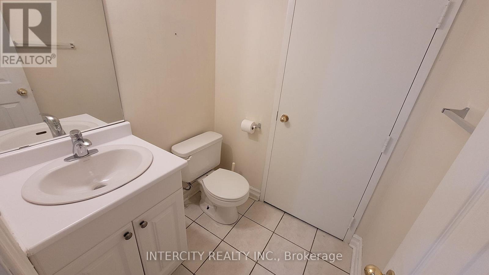 86 Lakeshore Road W, Oakville, Ontario  L6K 3A2 - Photo 23 - W13744220