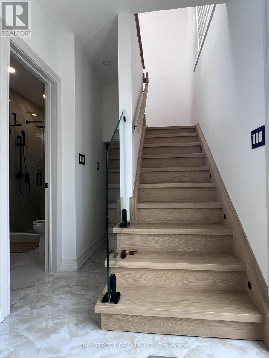 51 Batavia Avenue, Toronto, Ontario  M6N 4A1 - Photo 5 - W13744324