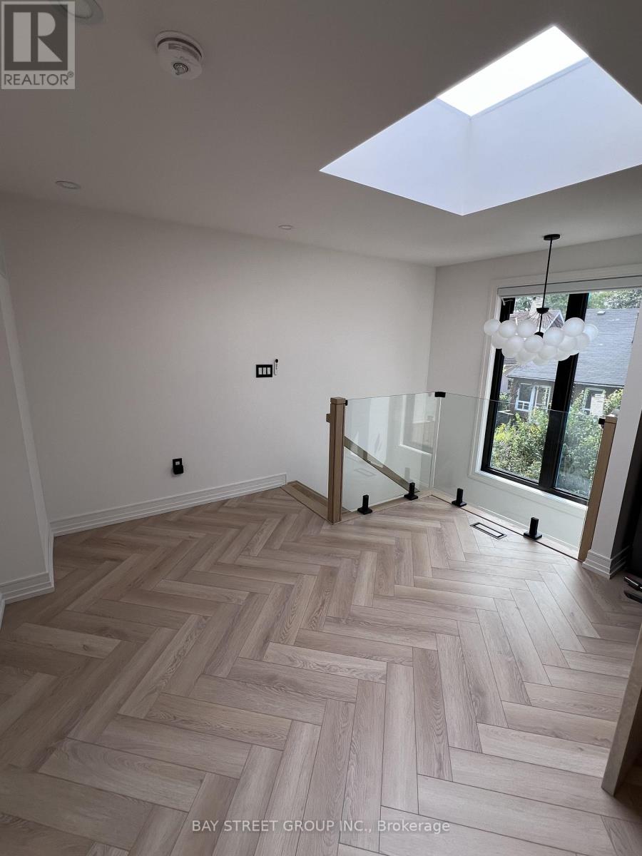 51 Batavia Avenue, Toronto, Ontario  M6N 4A1 - Photo 6 - W13744324