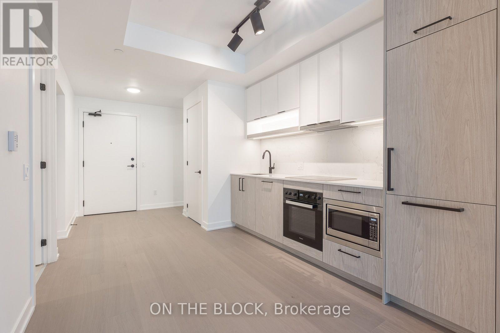 91 Montclair Avenue, Toronto, Ontario  M5P 0A9 - Photo 11 - C13742914