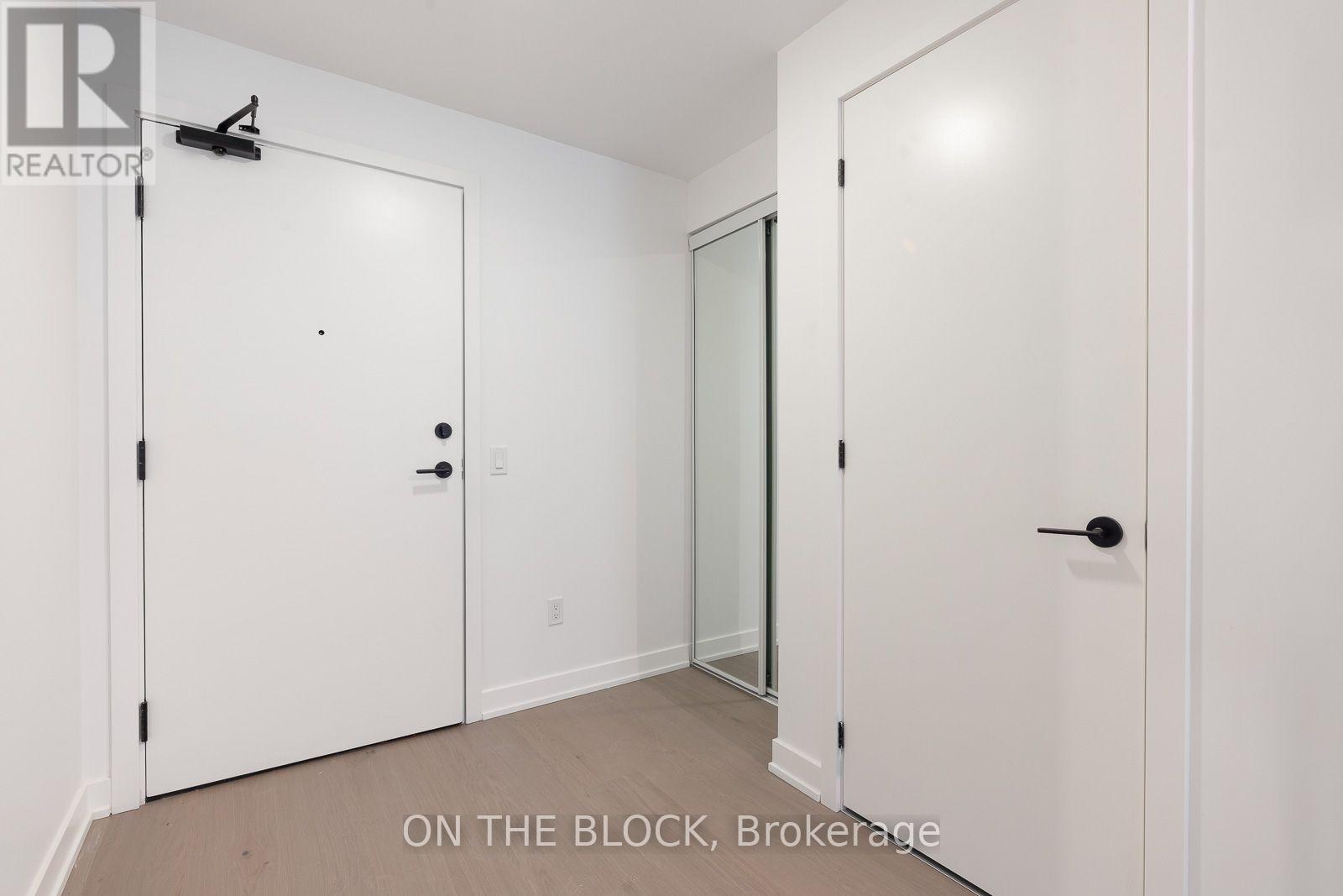 91 Montclair Avenue, Toronto, Ontario  M5P 0A9 - Photo 3 - C13742914