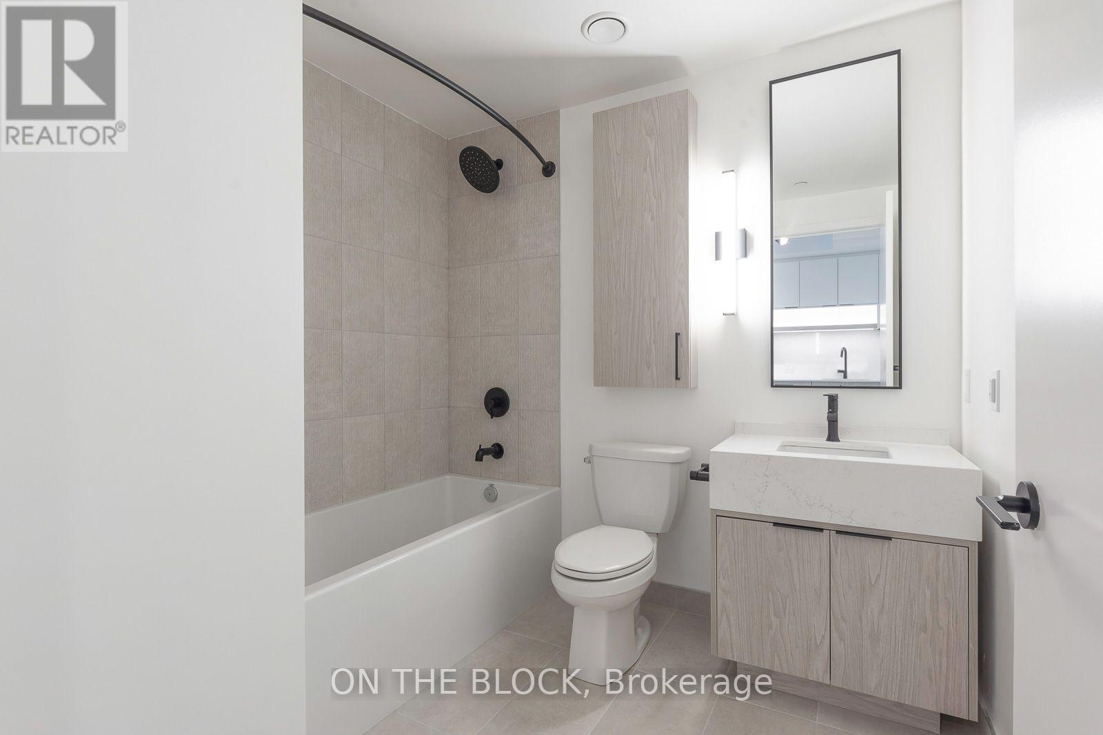 91 Montclair Avenue, Toronto, Ontario  M5P 0A9 - Photo 9 - C13742914
