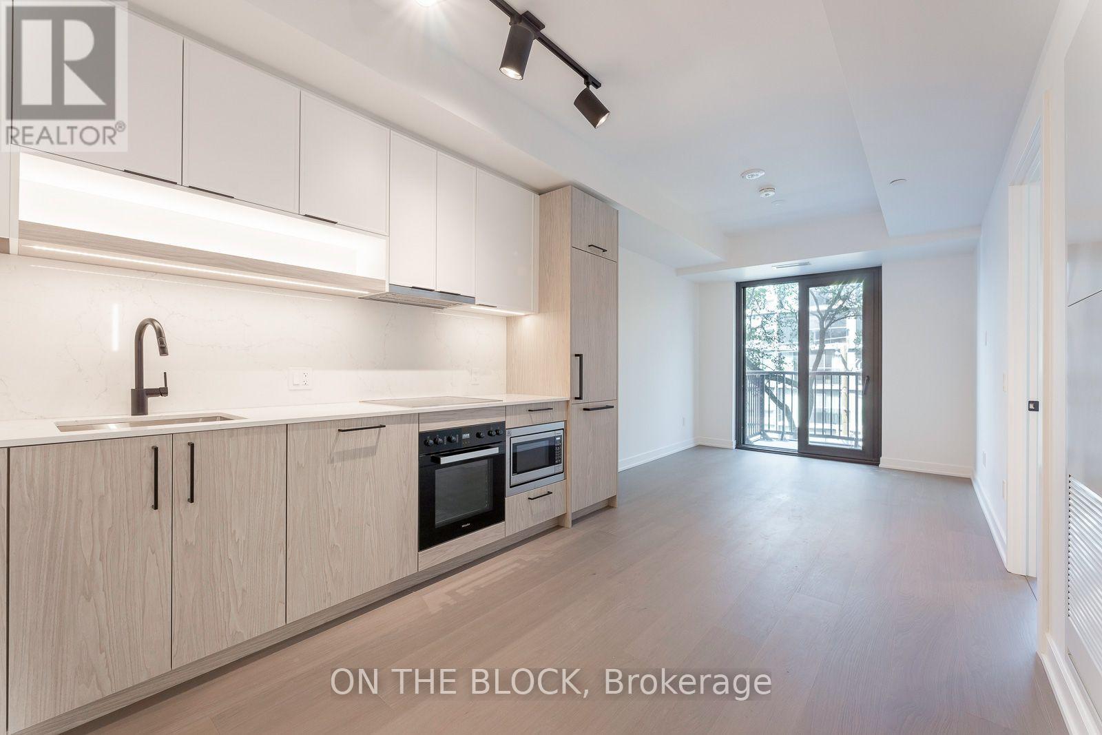 91 Montclair Avenue, Toronto, Ontario  M5P 0A9 - Photo 7 - C13742914