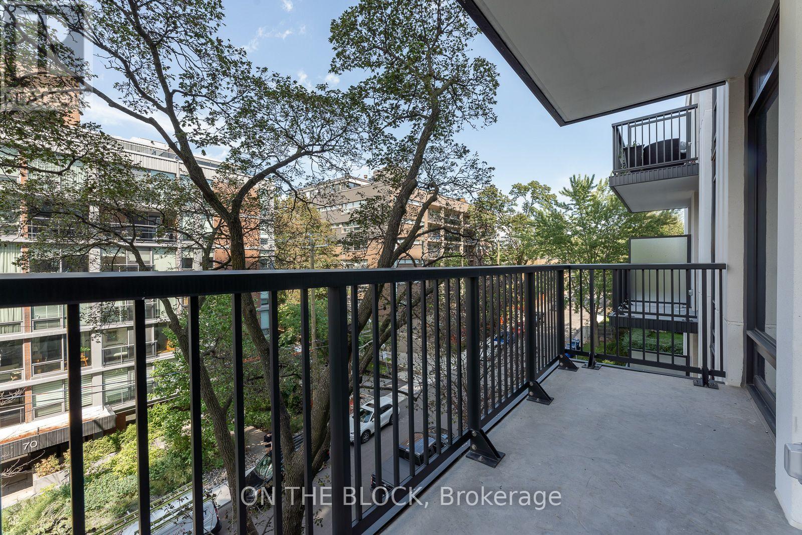 91 Montclair Avenue, Toronto, Ontario  M5P 0A9 - Photo 21 - C13742914