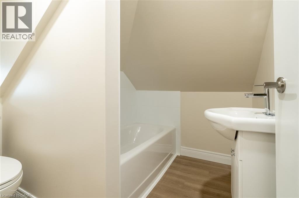 124 Gladstone Avenue Unit# 3, Hamilton, Ontario  L8M 2H9 - Photo 18 - 40860062