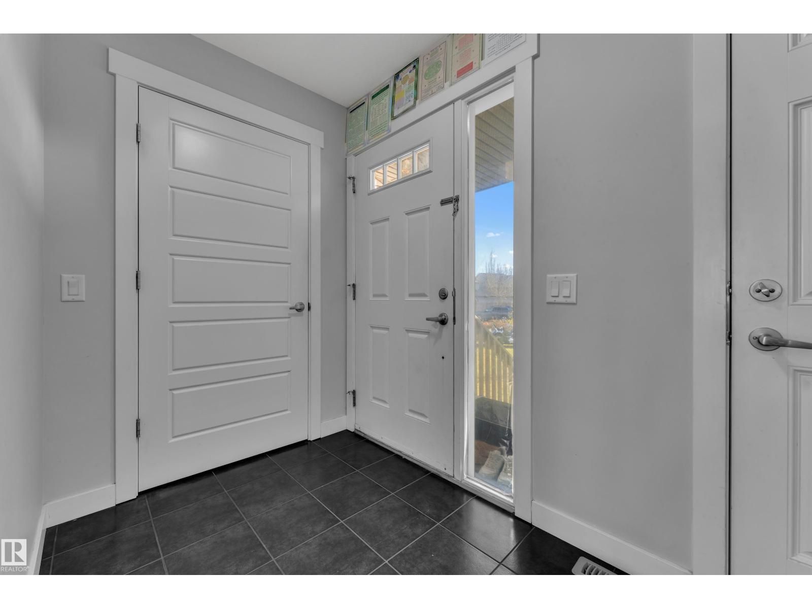 9919 217 St NW, Edmonton, Alberta T5T 4T5 - Photo 6 - E4507040