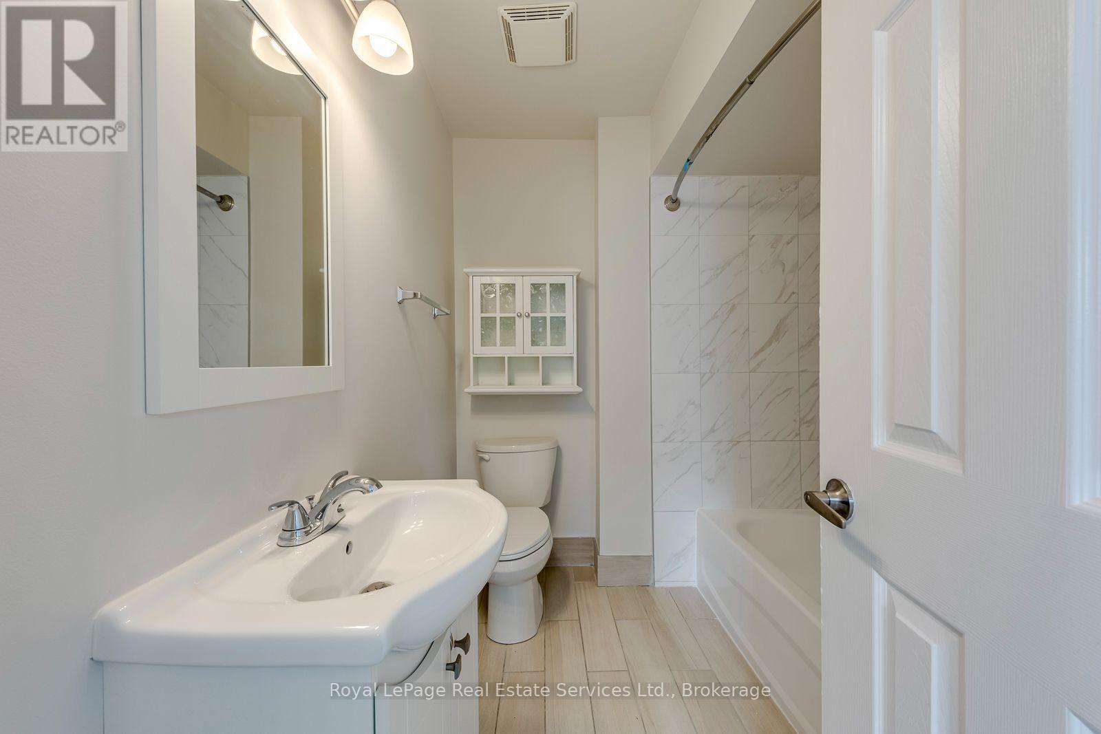 21 Centre Street S, Brampton, Ontario  L6W 2X7 - Photo 12 - W13744564