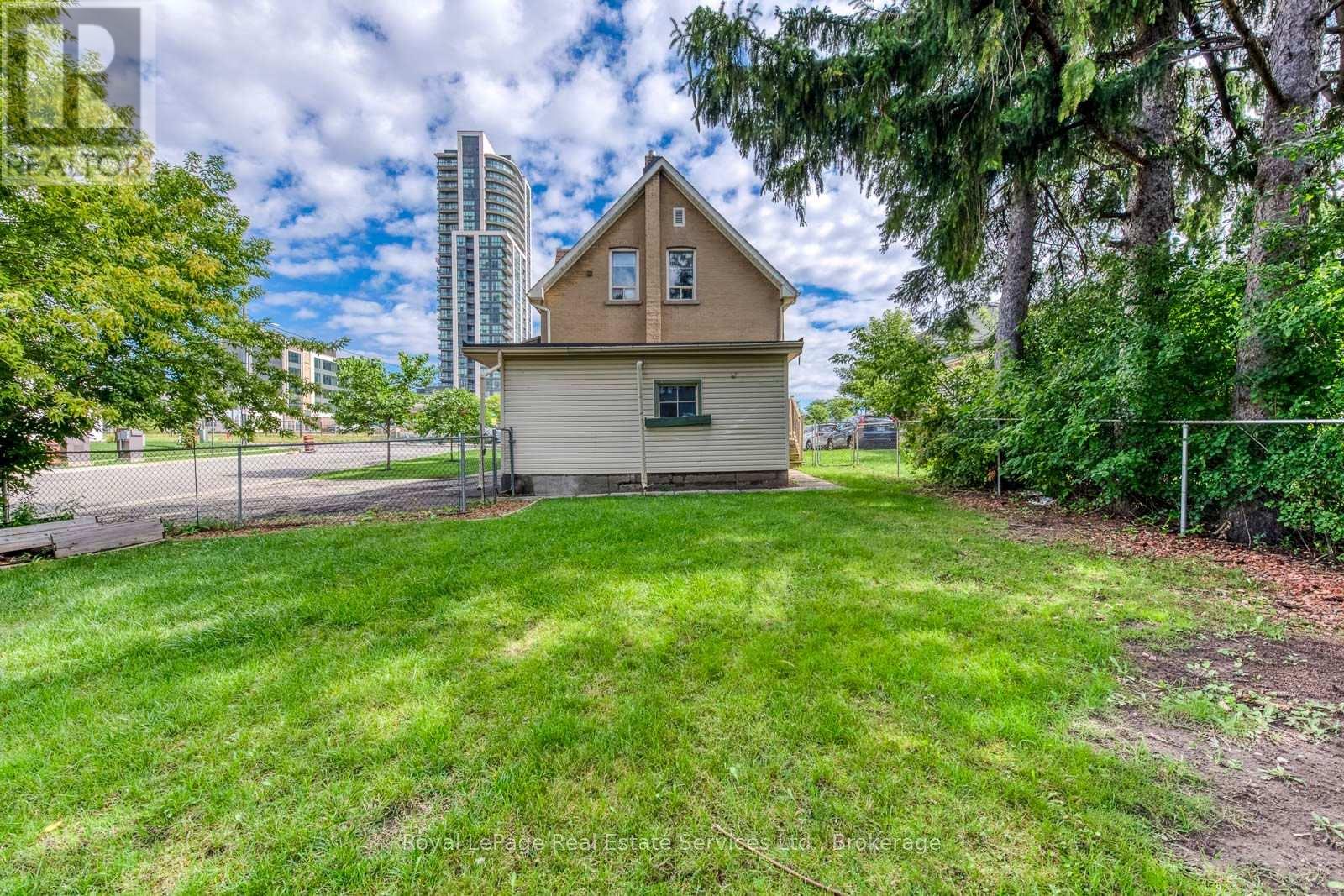 21 Centre Street S, Brampton, Ontario  L6W 2X7 - Photo 25 - W13744564