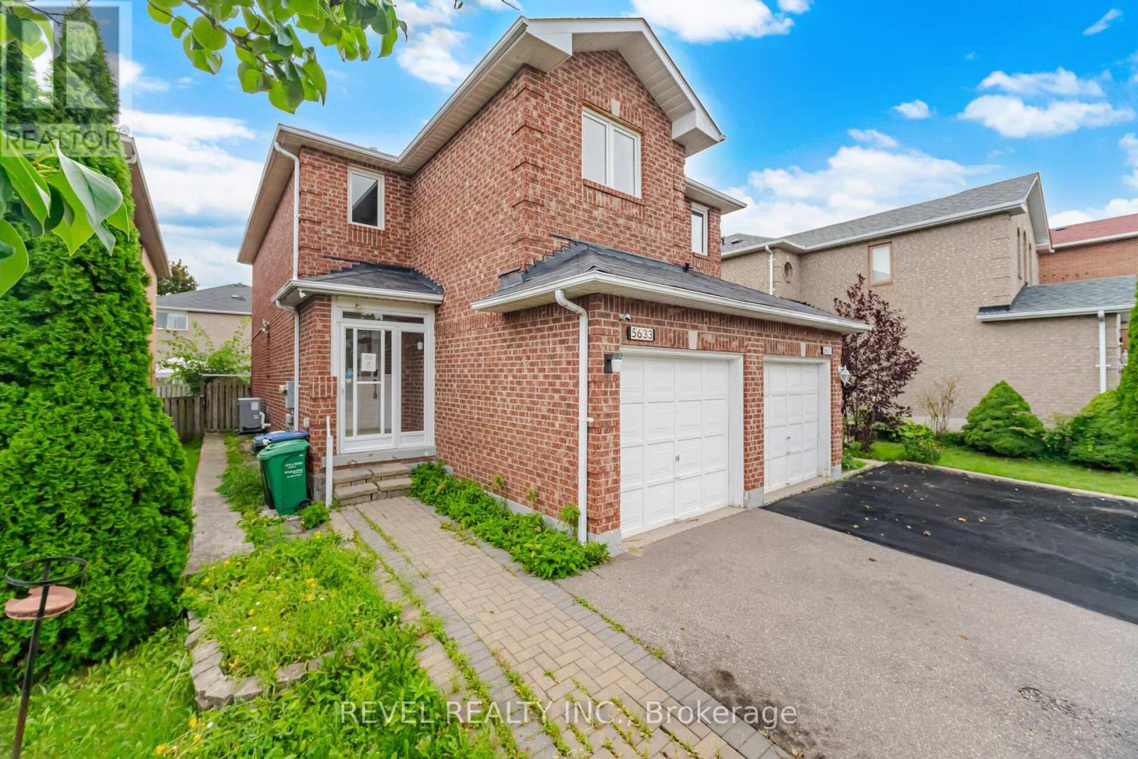 5633 Cortina Crescent, Mississauga, Ontario L4Z 3R3 - Photo 2 - W13743134