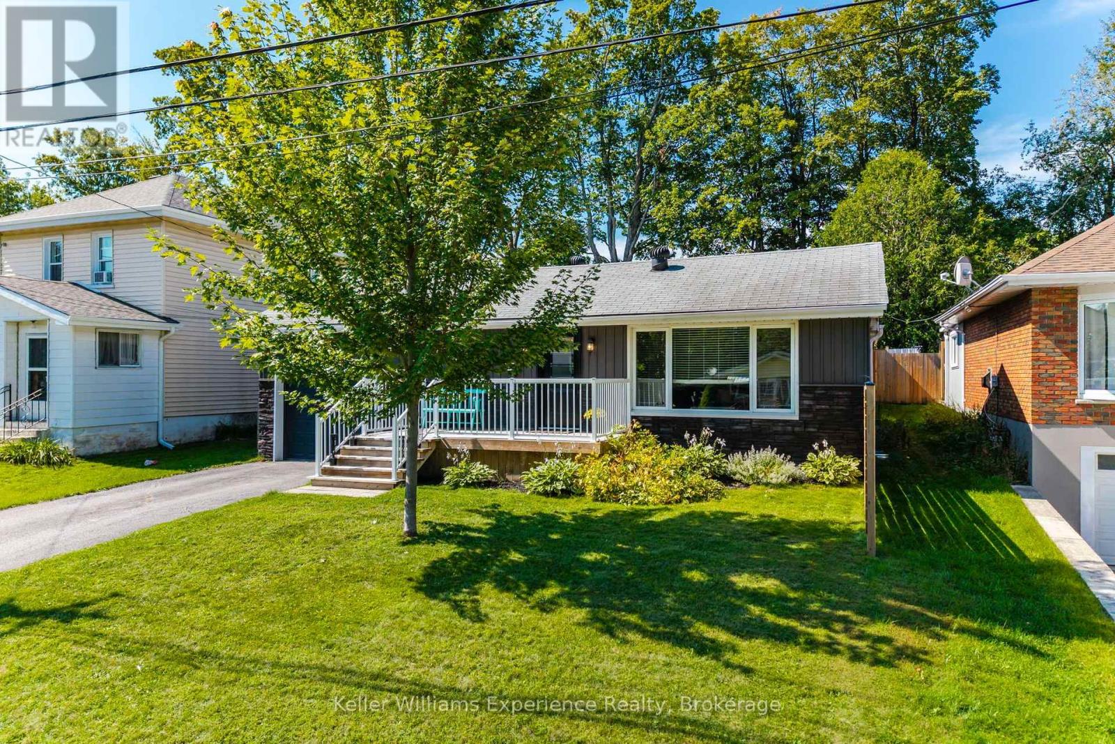 128 Ninth Street, Midland, Ontario  L4R 4B8 - Photo 2 - S13744450
