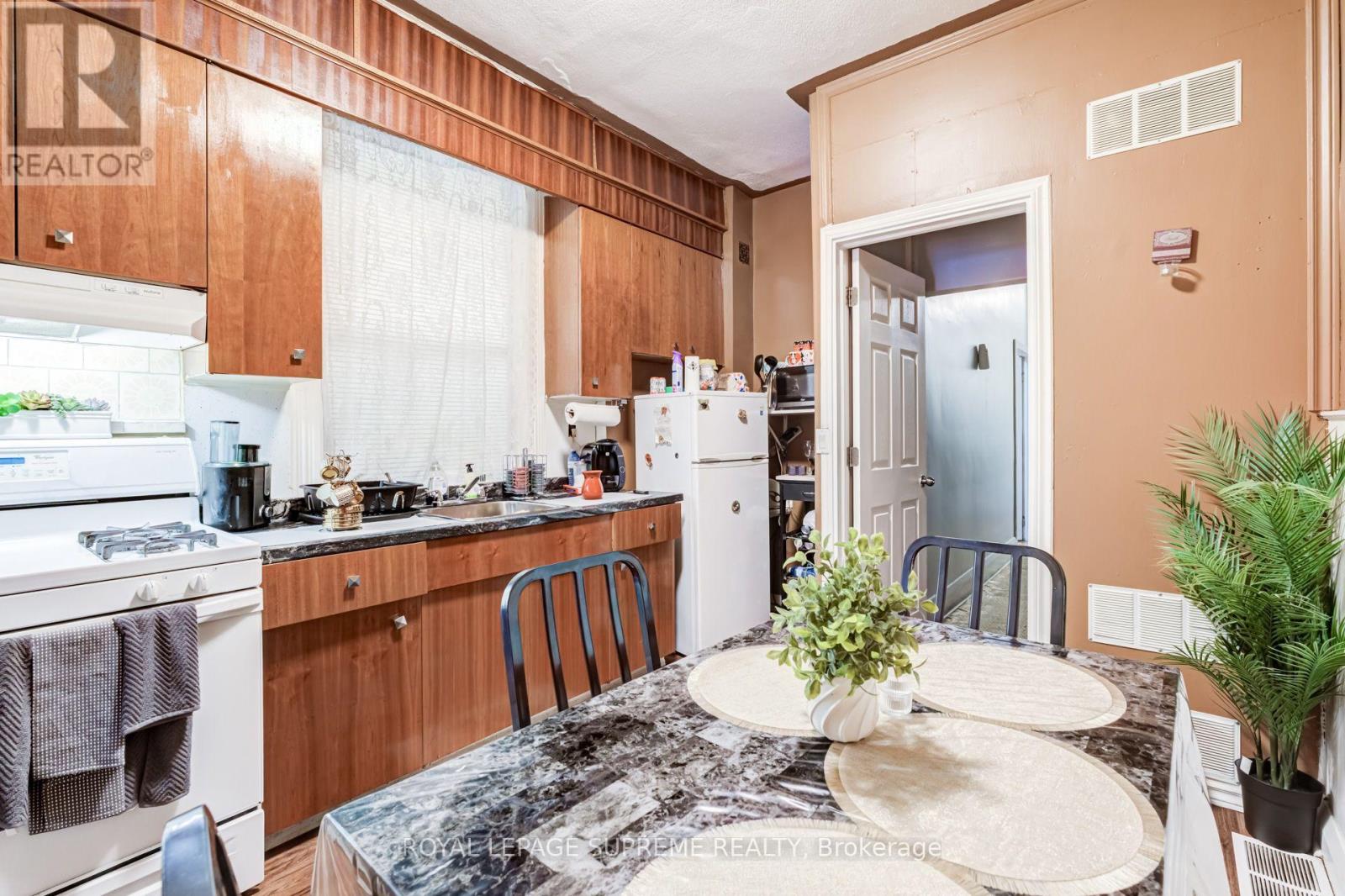 238 Brock Avenue, Toronto, Ontario  M6K 2M2 - Photo 20 - C13744362