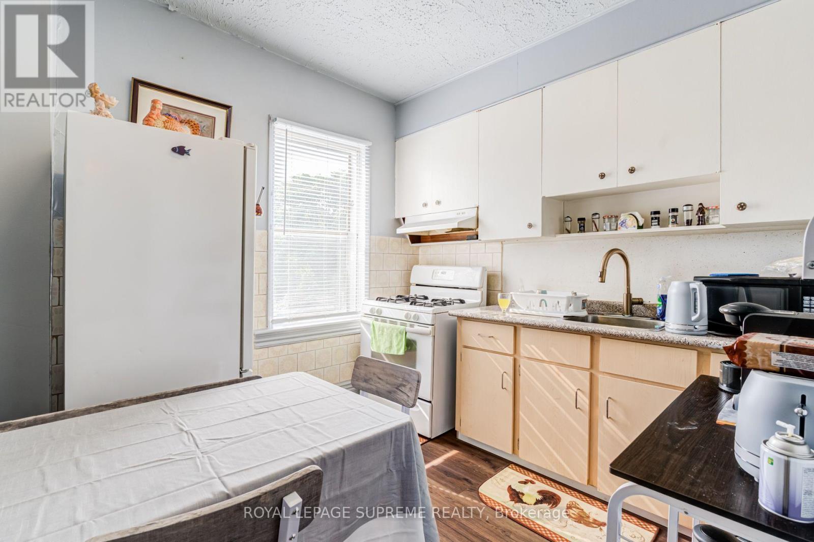 238 Brock Avenue, Toronto, Ontario  M6K 2M2 - Photo 29 - C13744362