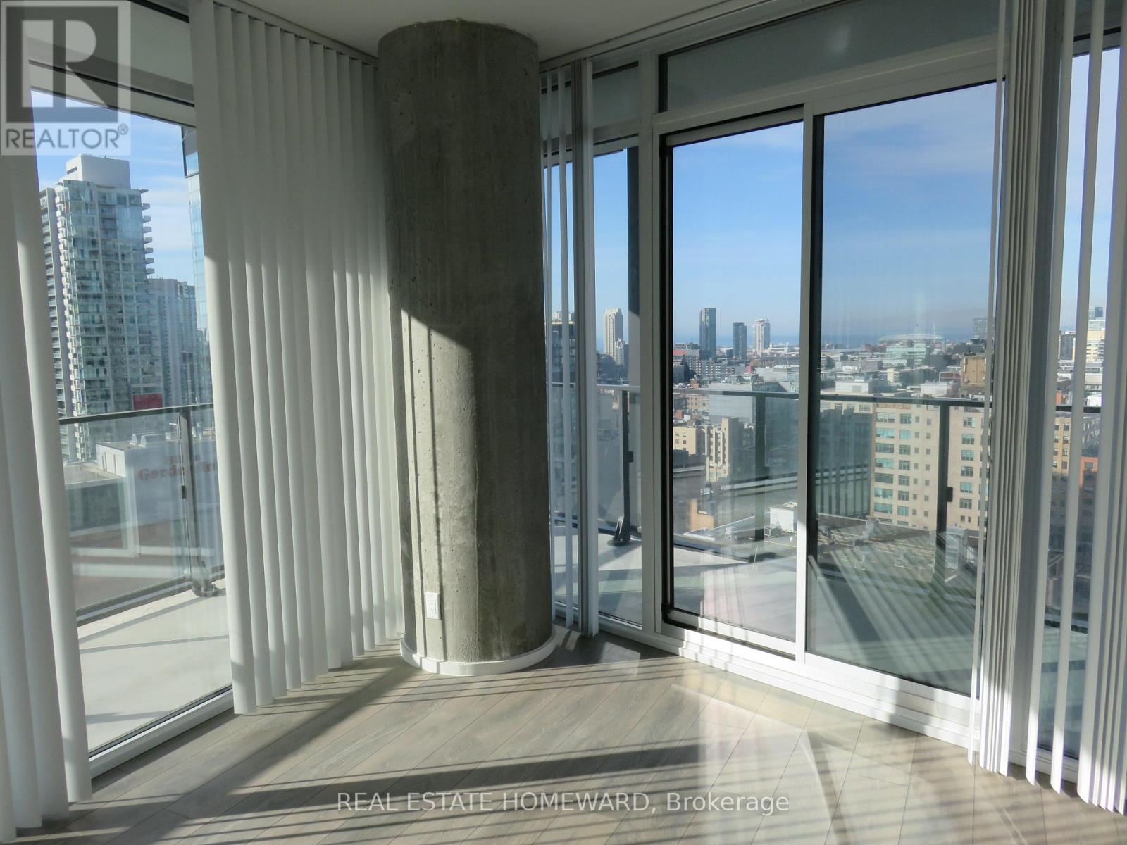1901 - 125 Peter Street, Toronto, Ontario  M5V 0M2 - Photo 10 - C13744422