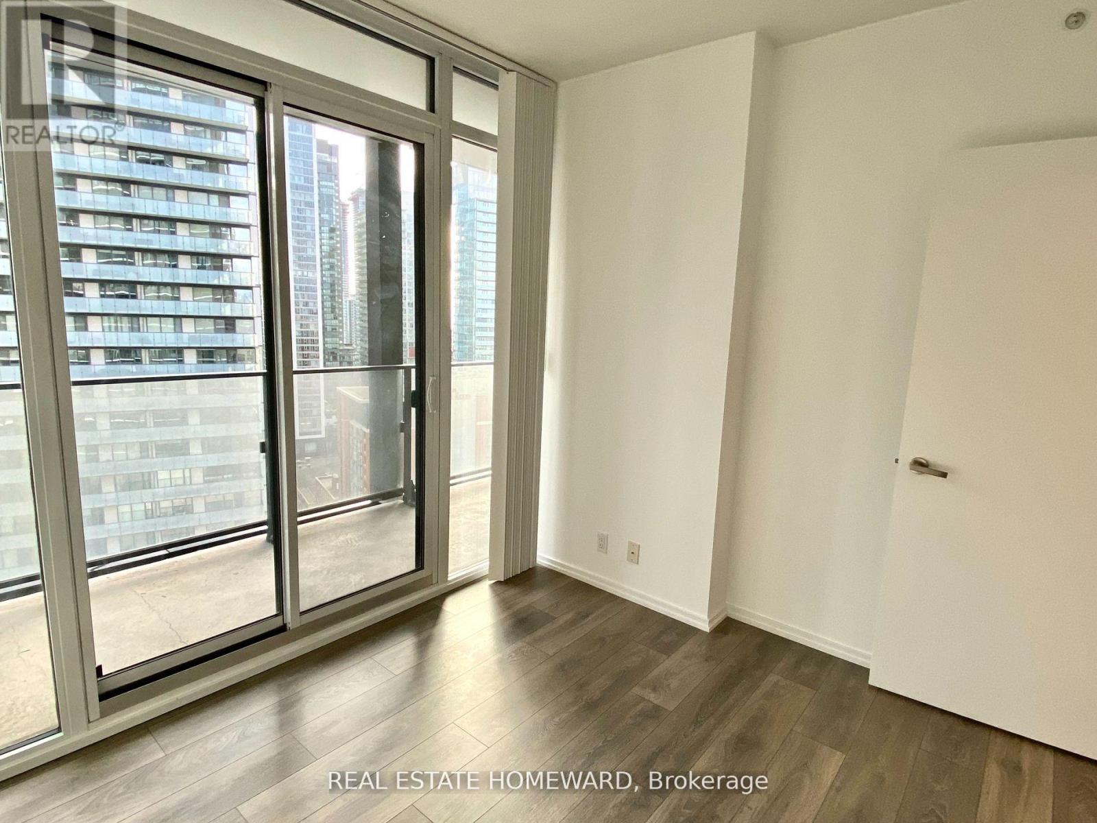 1901 - 125 Peter Street, Toronto, Ontario  M5V 0M2 - Photo 13 - C13744422