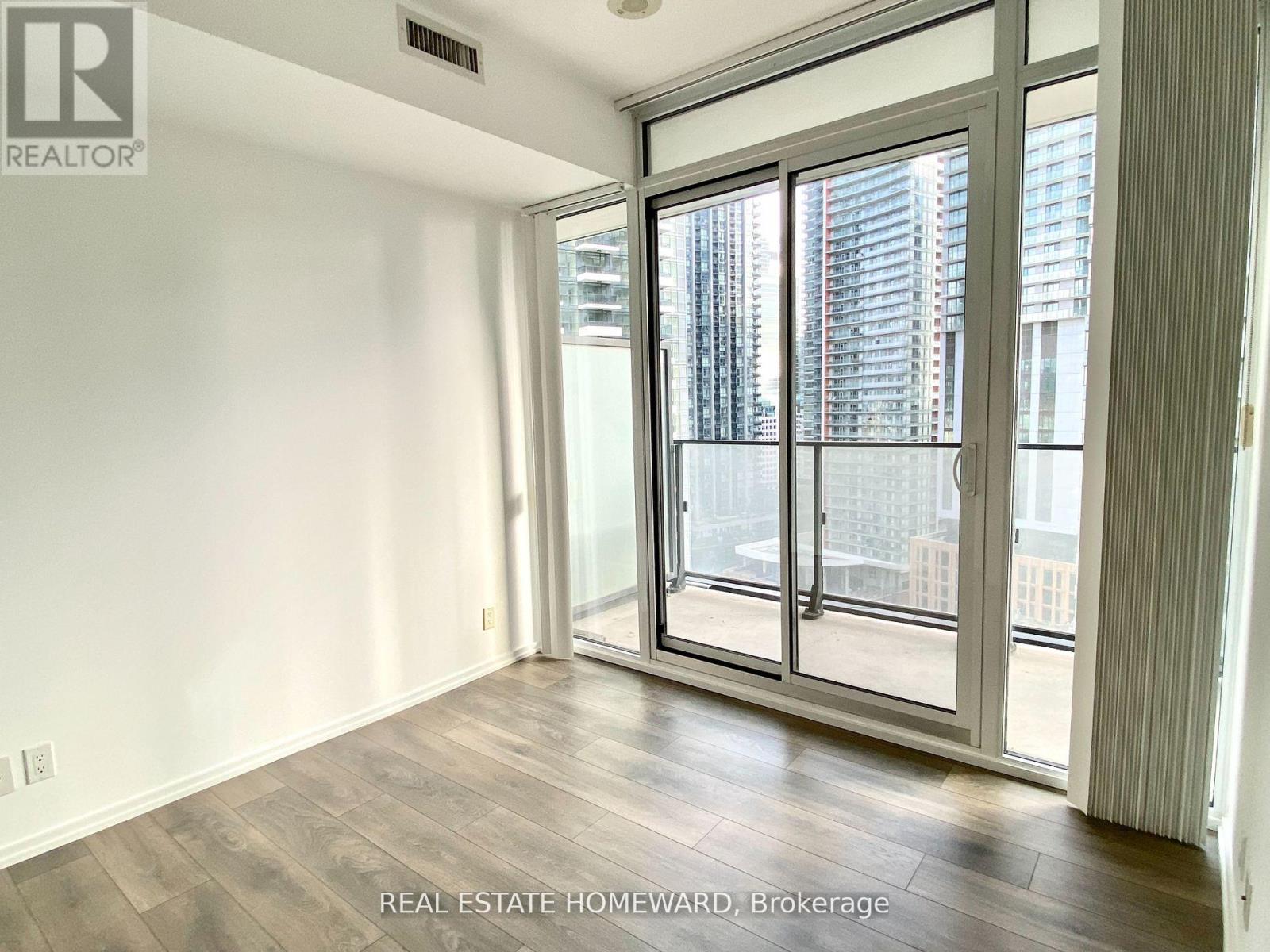 1901 - 125 Peter Street, Toronto, Ontario  M5V 0M2 - Photo 19 - C13744422