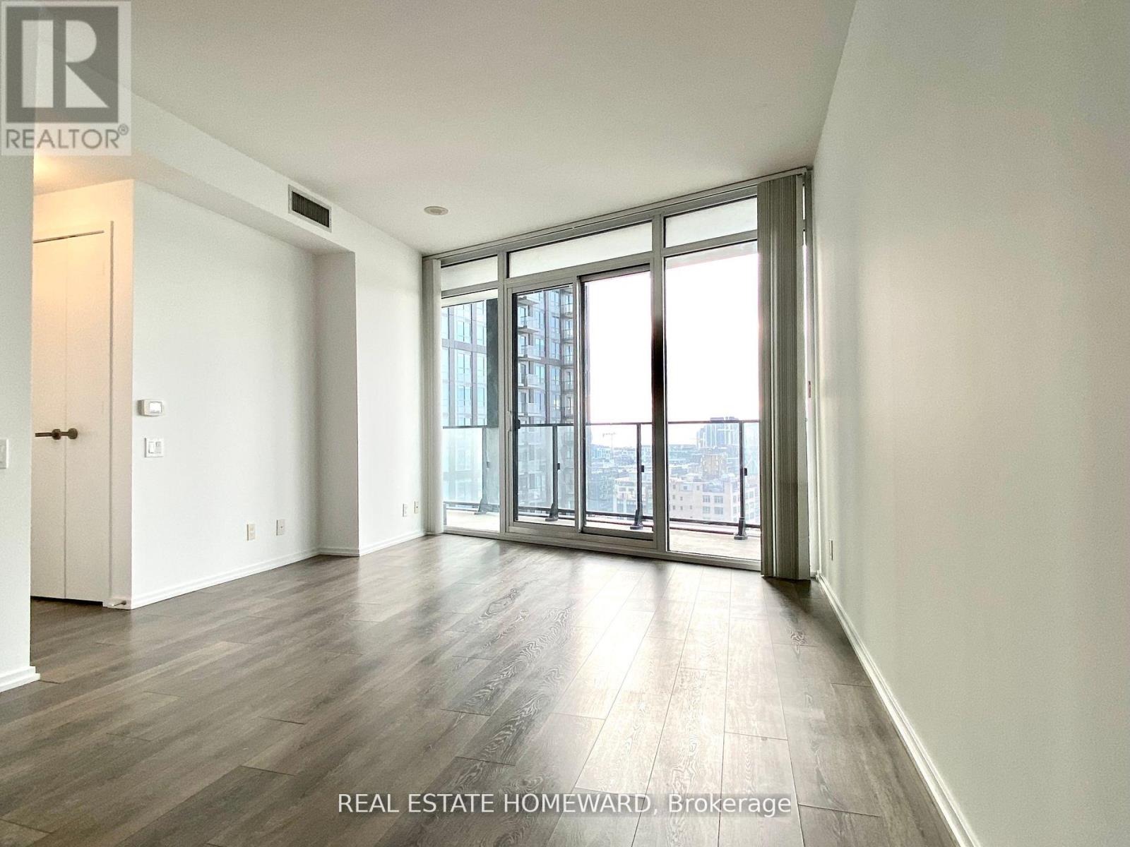 1901 - 125 Peter Street, Toronto, Ontario  M5V 0M2 - Photo 3 - C13744422