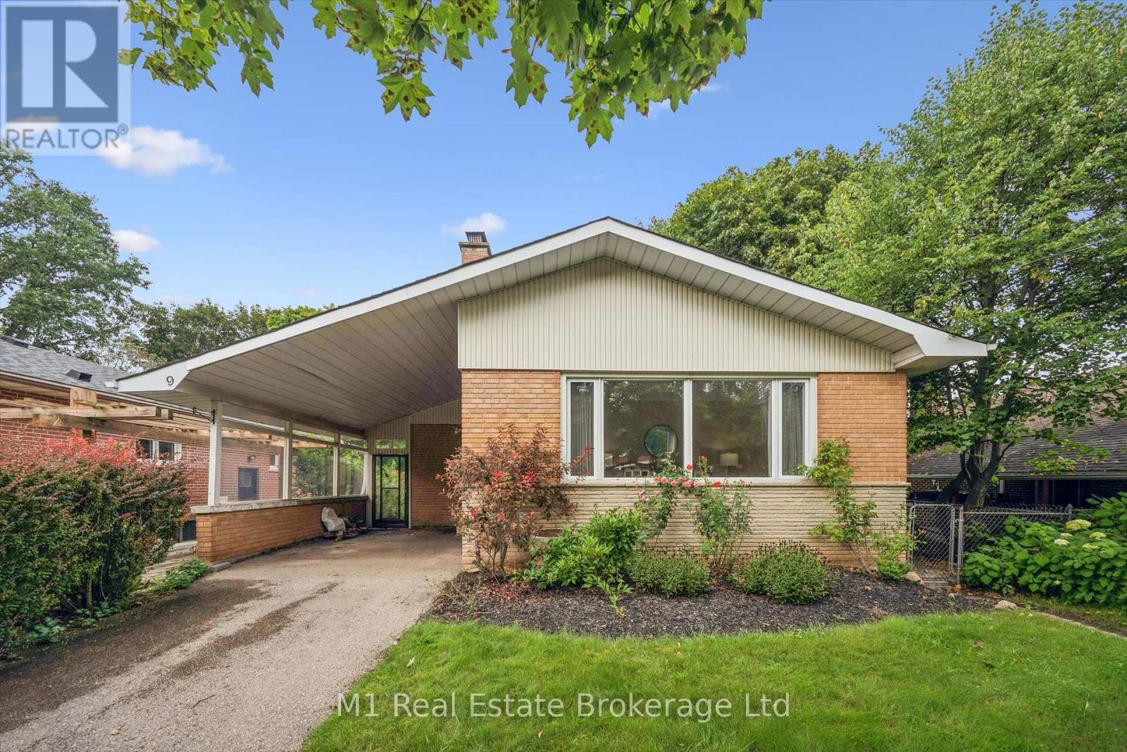 9 Cedar Street, Guelph (Dovercliffe Park/old University), Ontario  N1G 1B9 - Photo 1 - X13744610