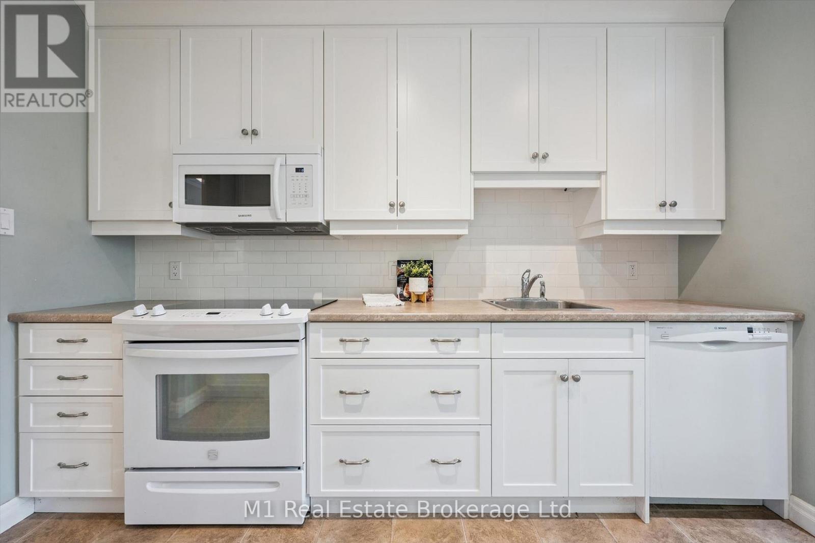 9 Cedar Street, Guelph (Dovercliffe Park/old University), Ontario  N1G 1B9 - Photo 14 - X13744610