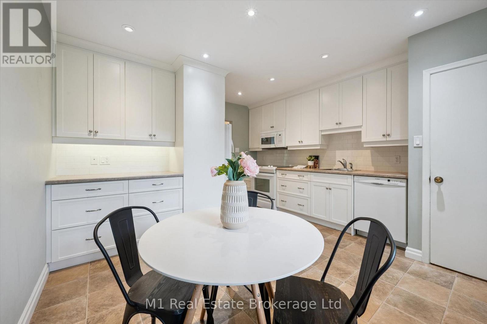 9 Cedar Street, Guelph (Dovercliffe Park/old University), Ontario  N1G 1B9 - Photo 16 - X13744610