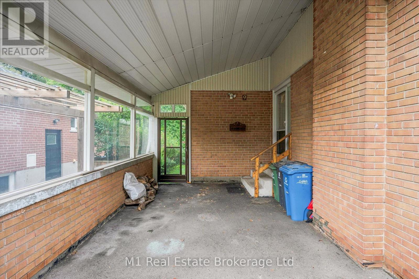 9 Cedar Street, Guelph (Dovercliffe Park/old University), Ontario  N1G 1B9 - Photo 4 - X13744610