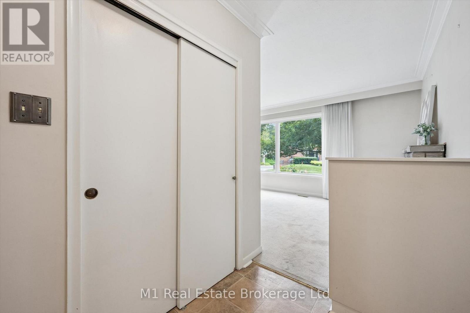 9 Cedar Street, Guelph (Dovercliffe Park/old University), Ontario  N1G 1B9 - Photo 7 - X13744610