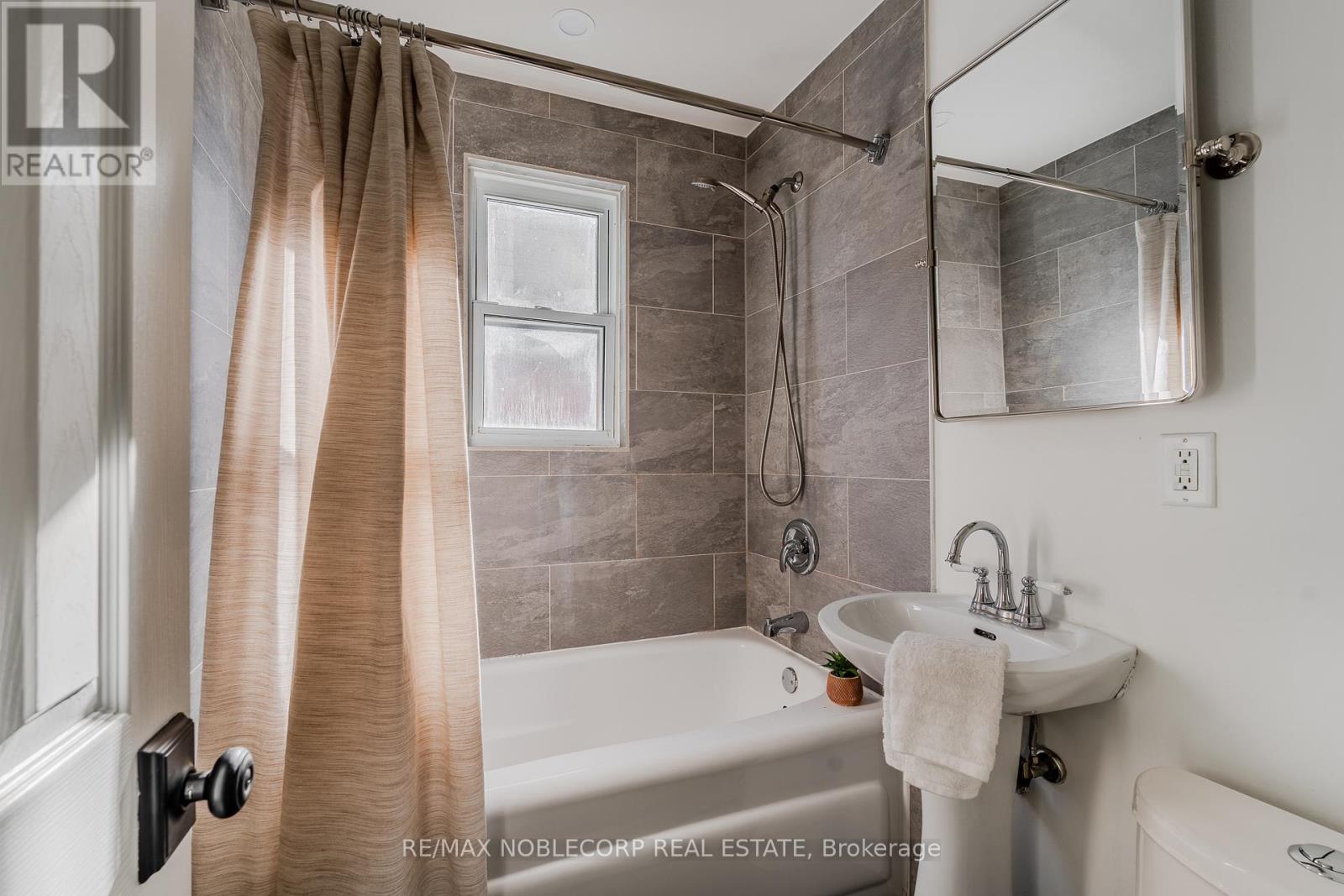 Main - 6 Evandale Road, Toronto, Ontario  M1L 3S1 - Photo 9 - E13744398