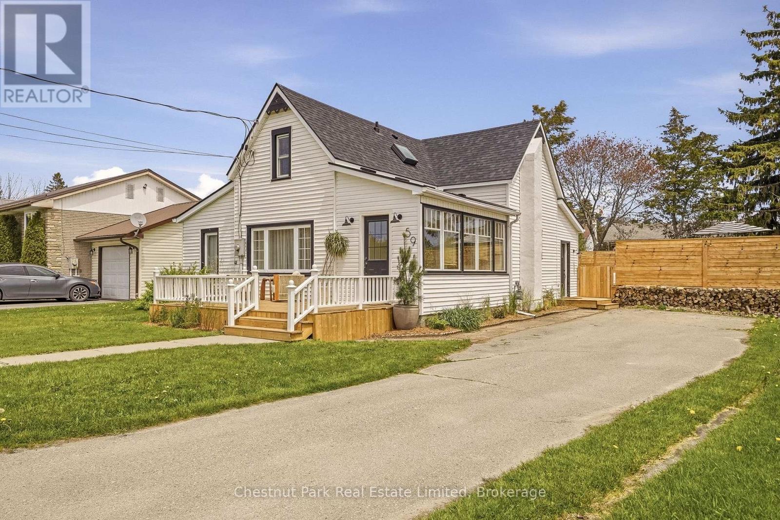 59 Maple Street, Prince Edward County, Ontario  K0K 3L0 - Photo 2 - X13744574